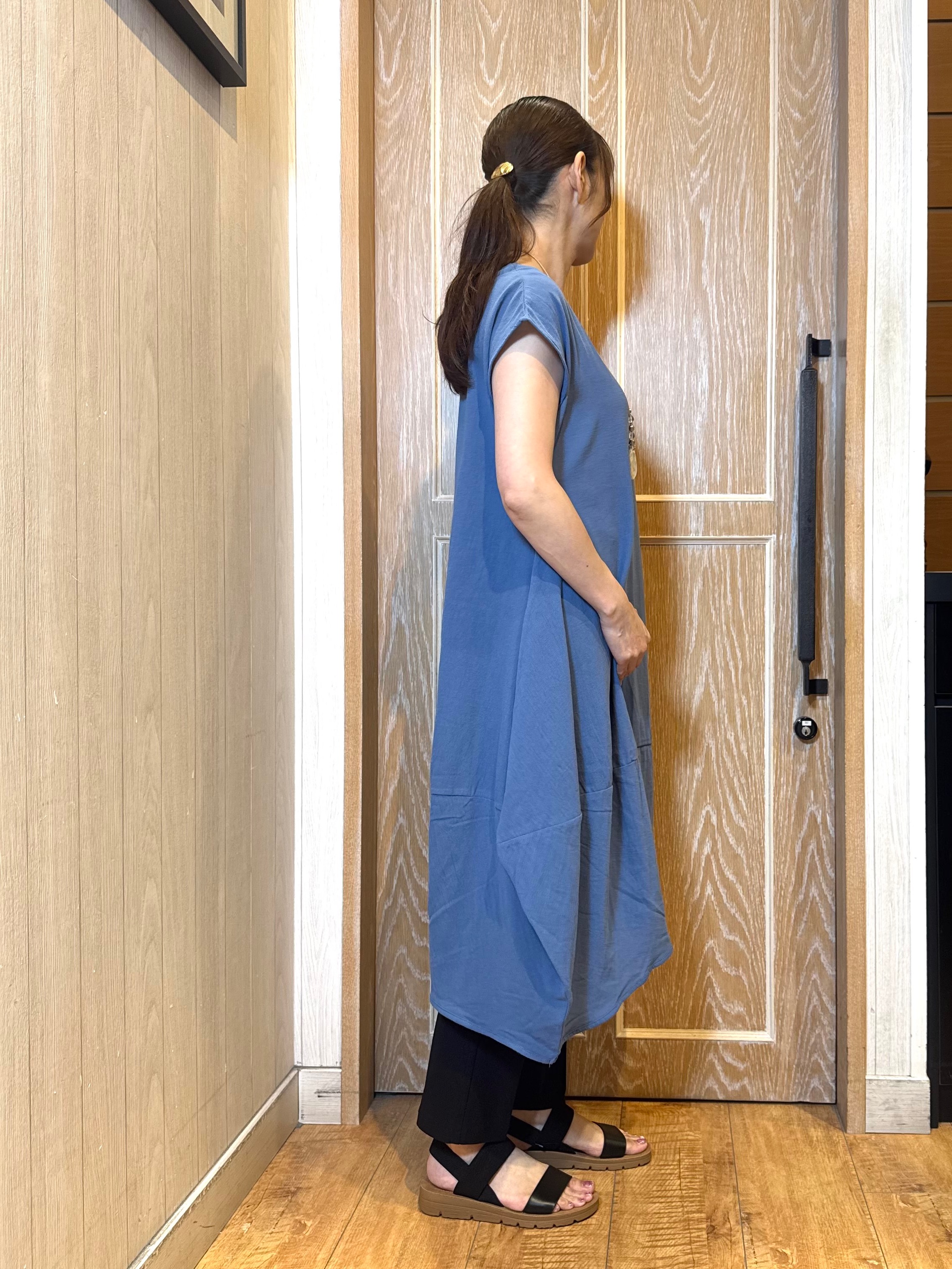 KAORIさんの「SHOO･LA･RUE｜【S-LL/洗濯機可/体型カバー】ふんわりラインが女性らしい コクーンワンピース」を使ったコーディネート