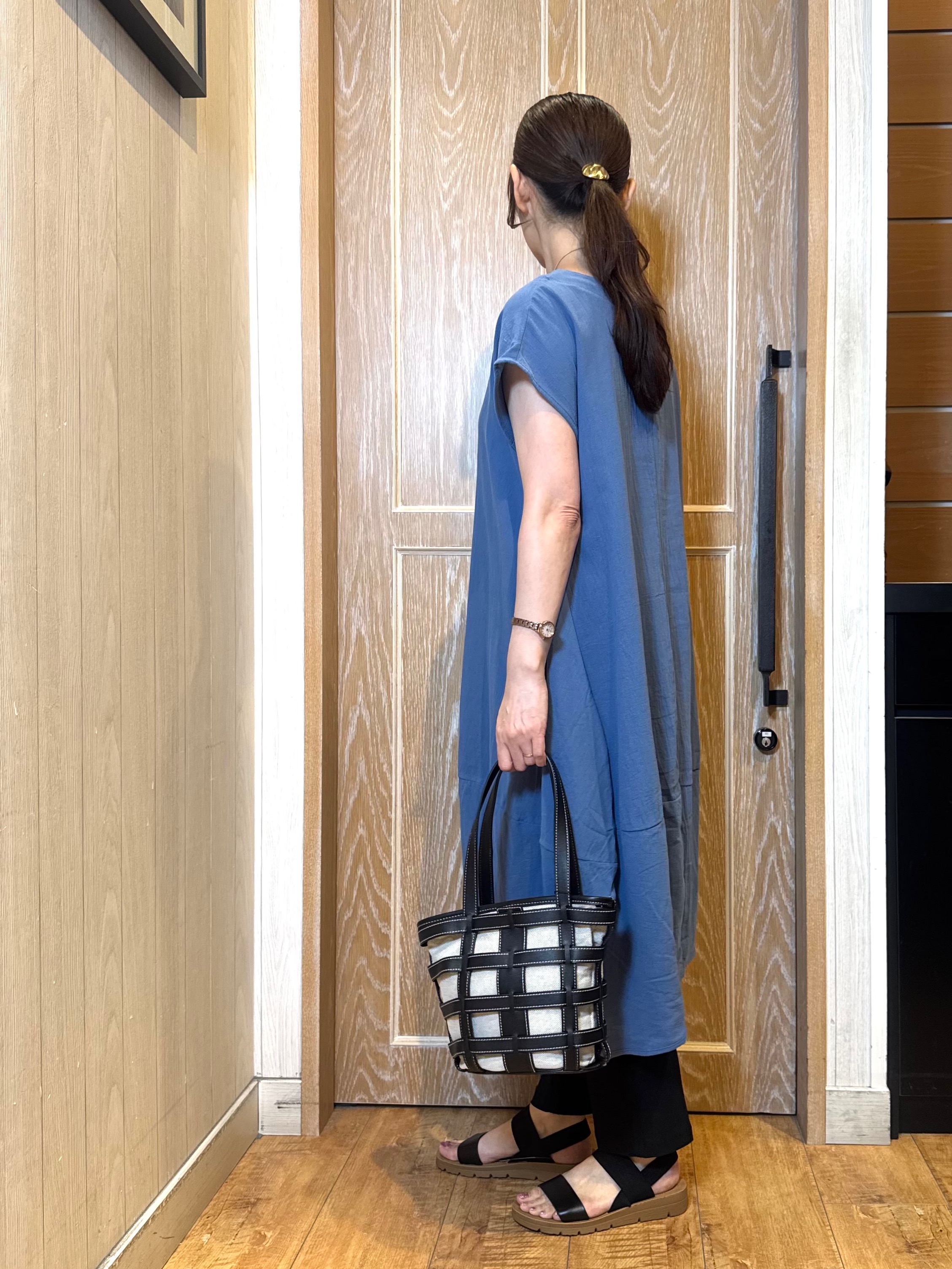 KAORIさんの「SHOO･LA･RUE｜【S-LL/洗濯機可/体型カバー】ふんわりラインが女性らしい コクーンワンピース」を使ったコーディネート