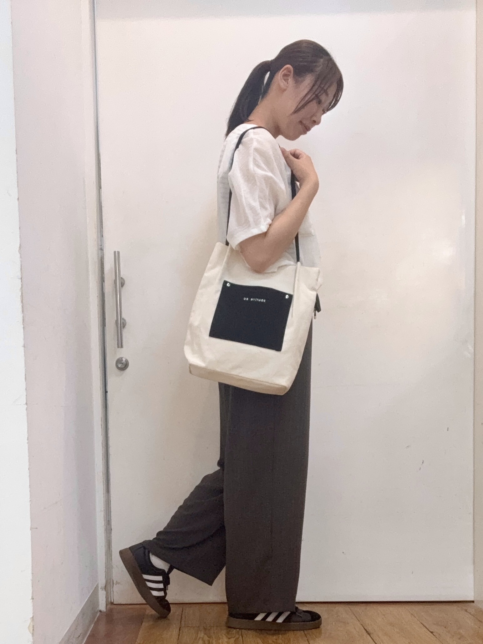 Karinさんの「SHOO･LA･RUE｜【洗濯機可/選べる6色】程よいシアー感が涼し気 ゆったりワッシャードルマンブラウス」を使ったコーディネート