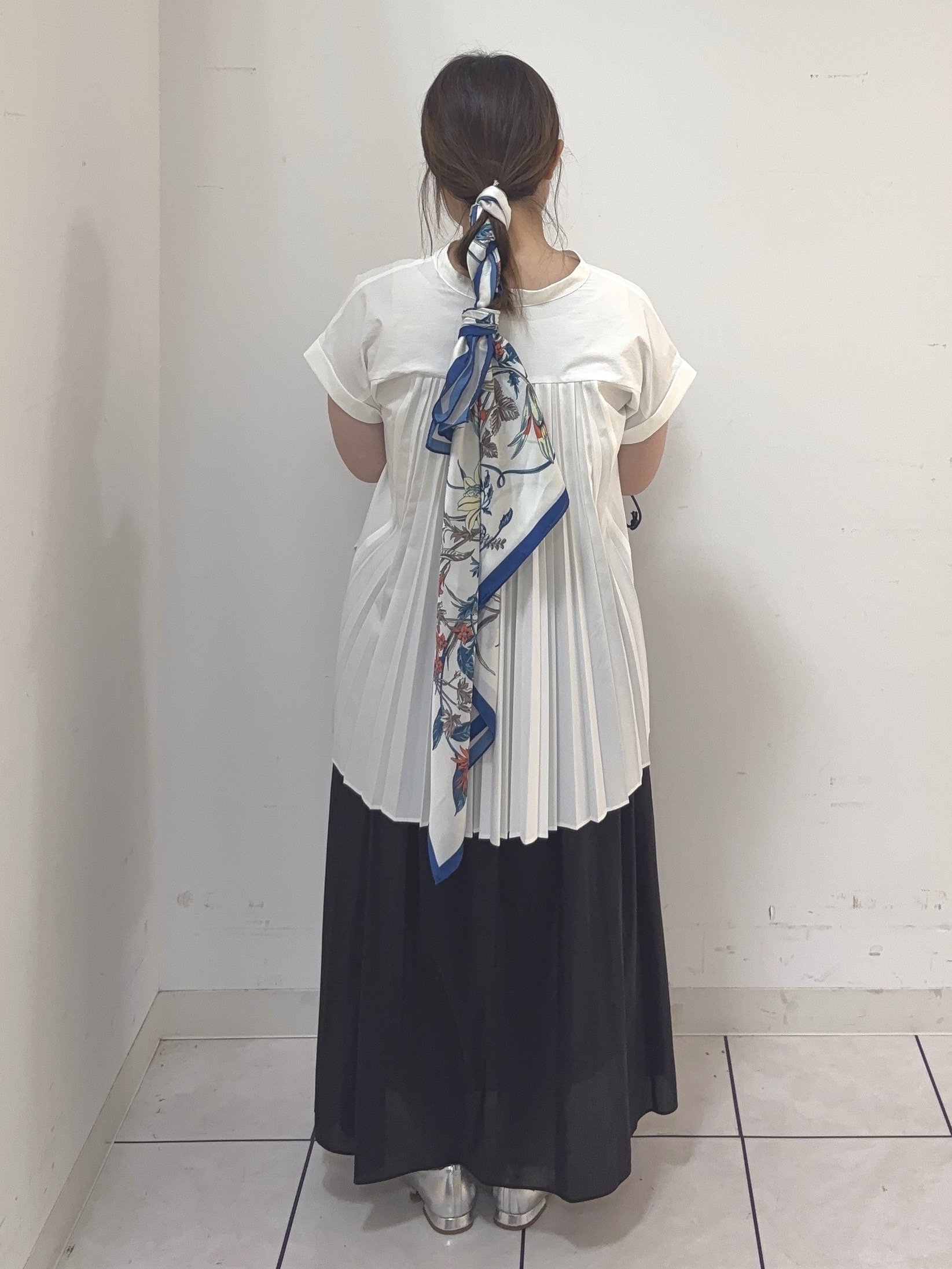 タマさんの「UNTITLED｜【多機能付き】バックプリーツデザインブラウス」を使ったコーディネート