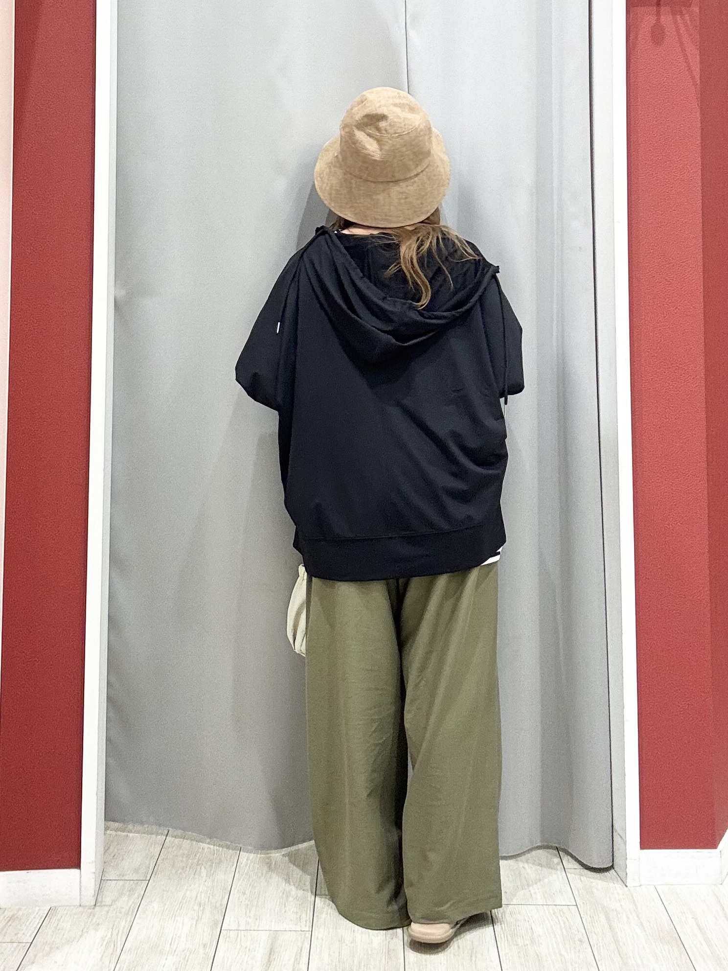 shioさんの「SHOO･LA･RUE｜【ひんやり/UV/S-LL/洗濯機可】手の甲から首元まで隠れる 指穴つき ドルマンパーカー」を使ったコーディネート