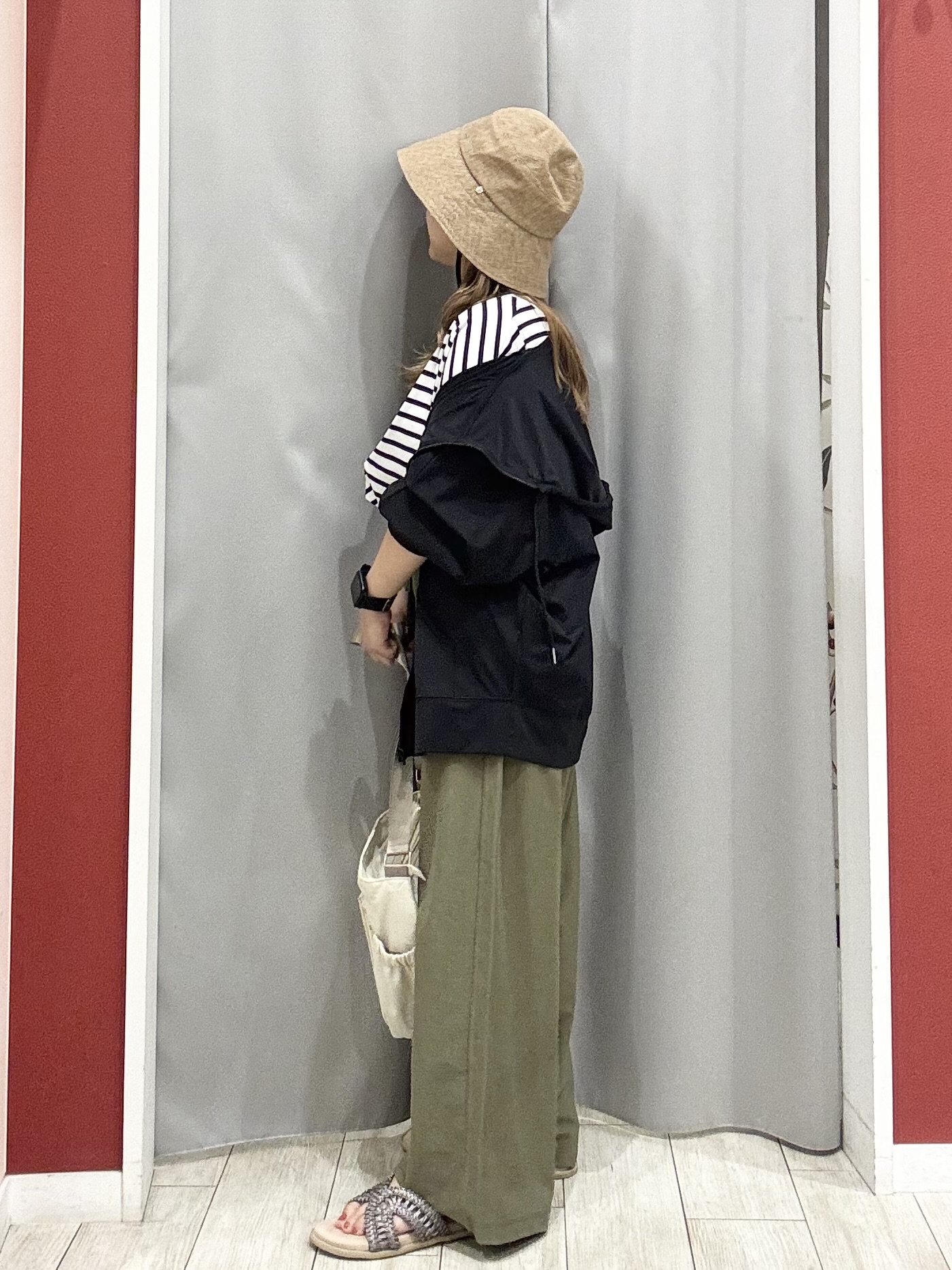 shioさんの「SHOO･LA･RUE｜【ひんやり/UV/S-LL/洗濯機可】手の甲から首元まで隠れる 指穴つき ドルマンパーカー」を使ったコーディネート