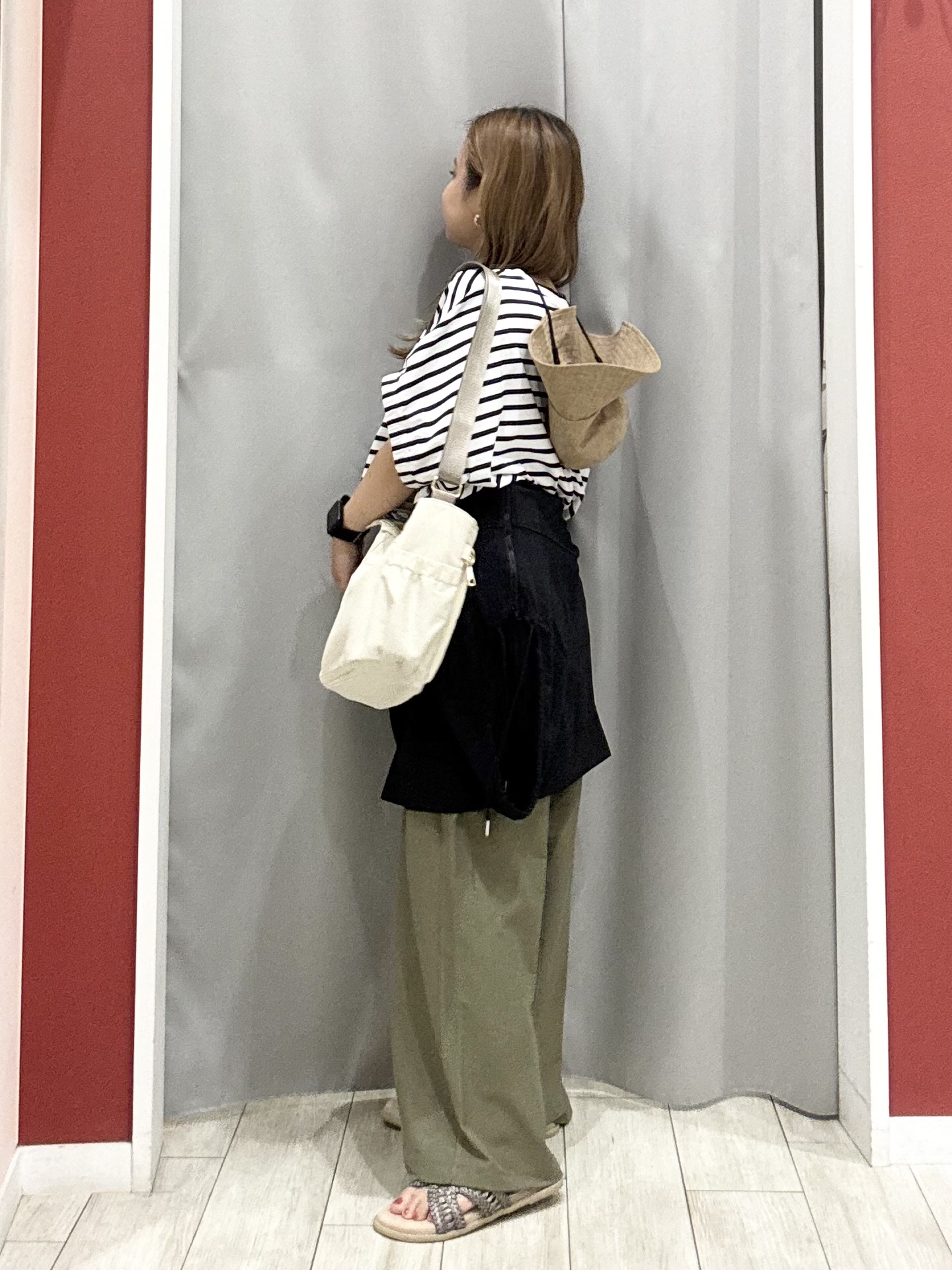 shioさんの「SHOO･LA･RUE｜【ひんやり/UV/S-LL/洗濯機可】手の甲から首元まで隠れる 指穴つき ドルマンパーカー」を使ったコーディネート