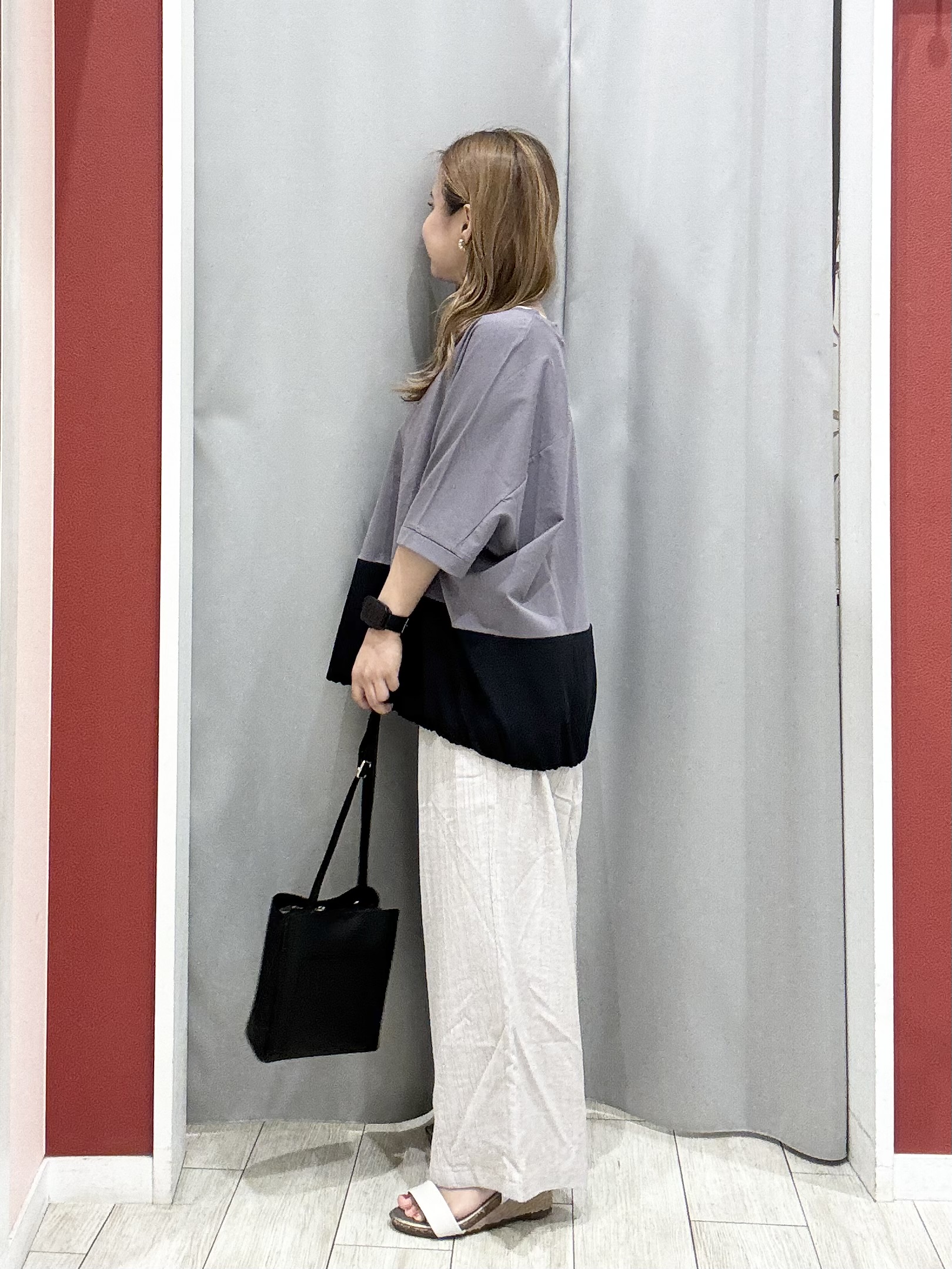 shioさんの「SHOO･LA･RUE｜【洗濯機可/体型カバー】インせず着られる 裾配色 ゆったりバルーントップス」を使ったコーディネート