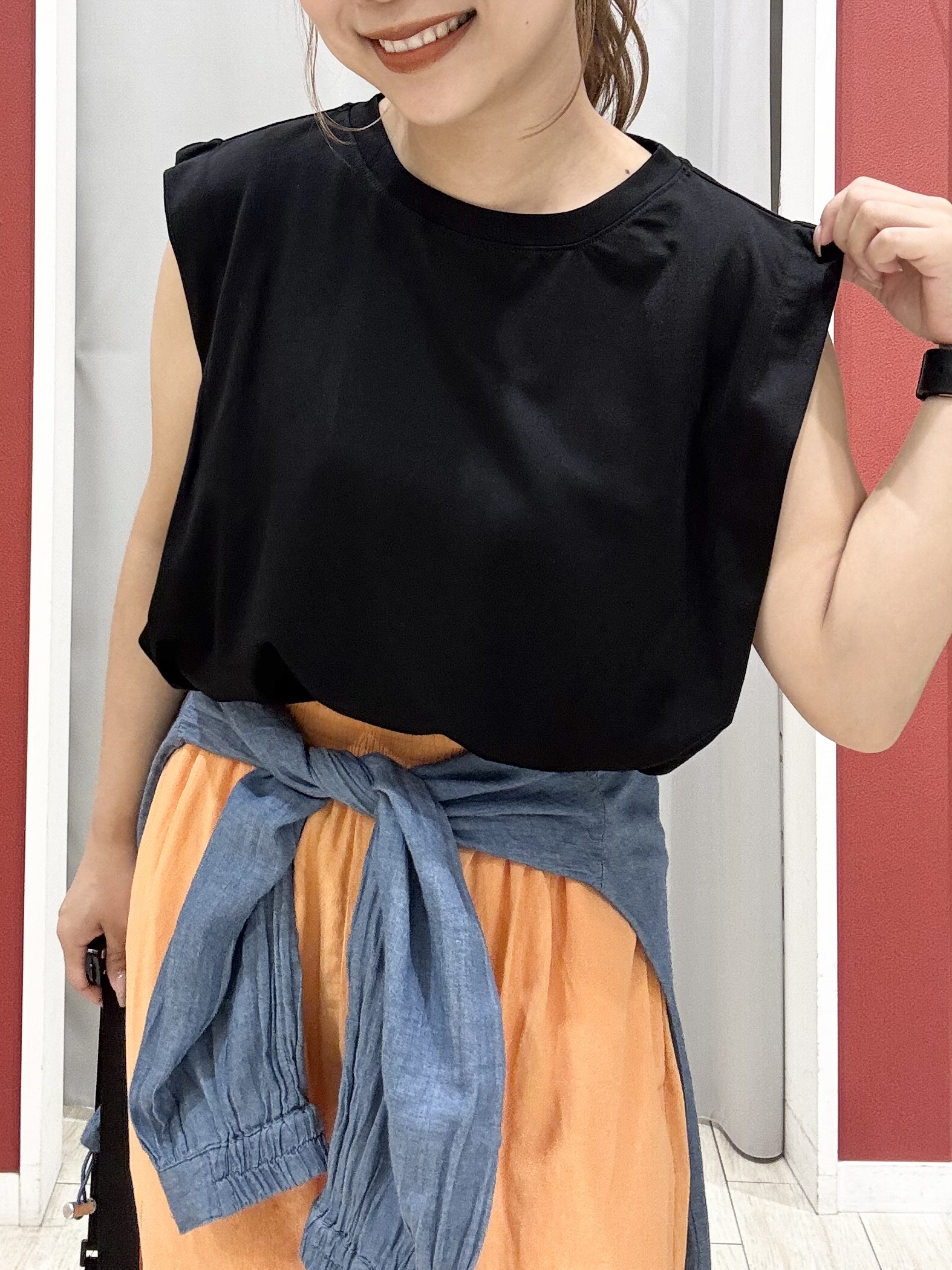 shioさんの「SHOO･LA･RUE｜【UVカット/接触冷感】とろみタックノースリーブトップス」を使ったコーディネート