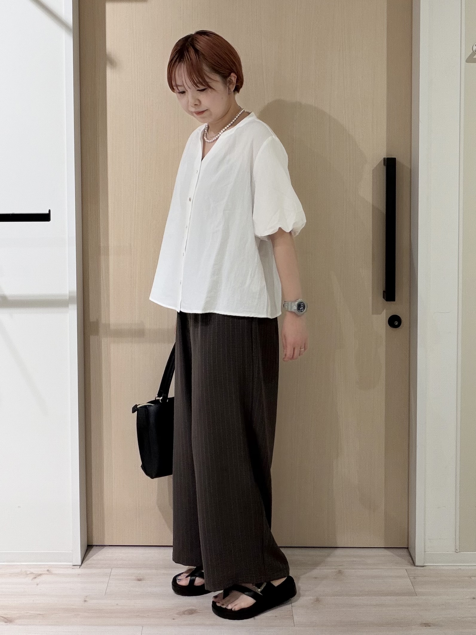 ひらしーさんの「SHOO･LA･RUE｜【S-LL/洗濯機可】バルーンスリーブ　キーネックブラウス」を使ったコーディネート