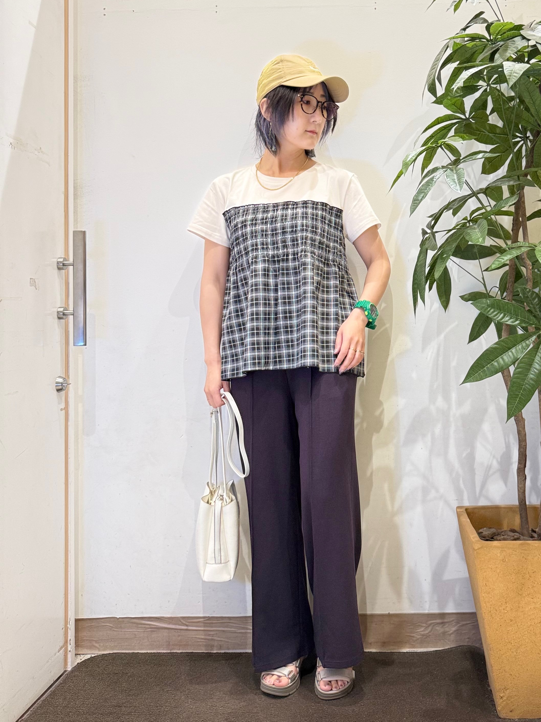 misakiさんの「SHOO･LA･RUE｜【S-LL/洗濯機可】着るだけサマ見え 柄アソートビスチェ風ドッキングTシャツ」を使ったコーディネート