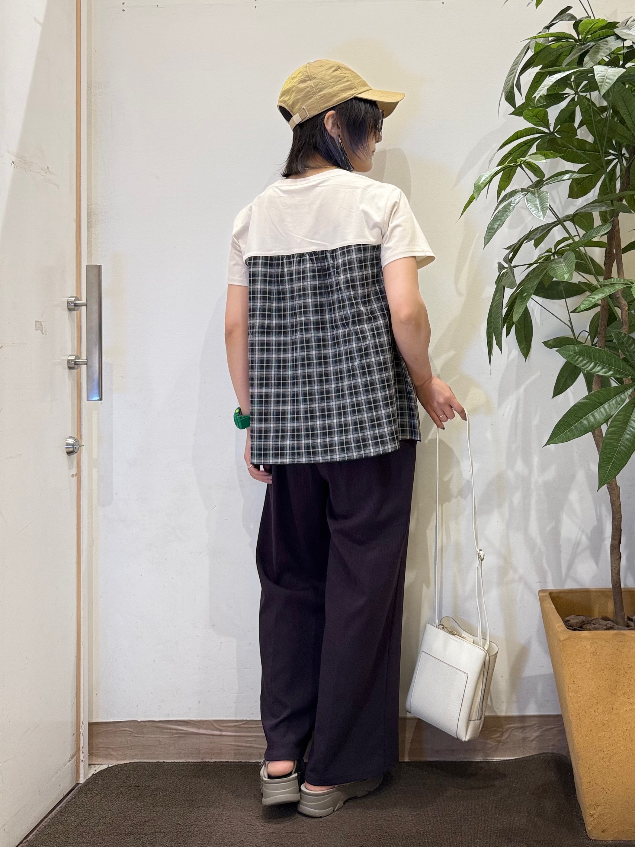 misakiさんの「SHOO･LA･RUE｜【S-LL/洗濯機可】着るだけサマ見え 柄アソートビスチェ風ドッキングTシャツ」を使ったコーディネート