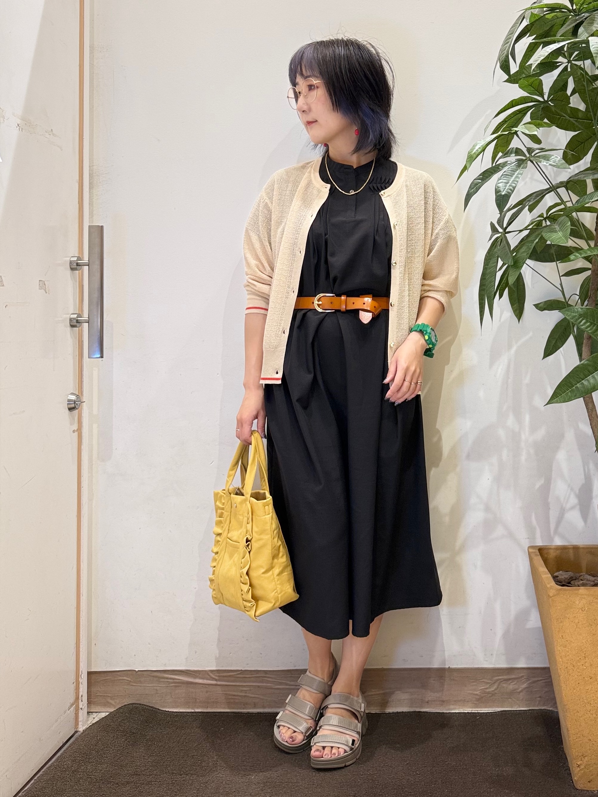 misakiさんの「SHOO･LA･RUE｜【S-LL/洗濯機可】さらっとタッチ ほんのりシアーカーディガン」を使ったコーディネート