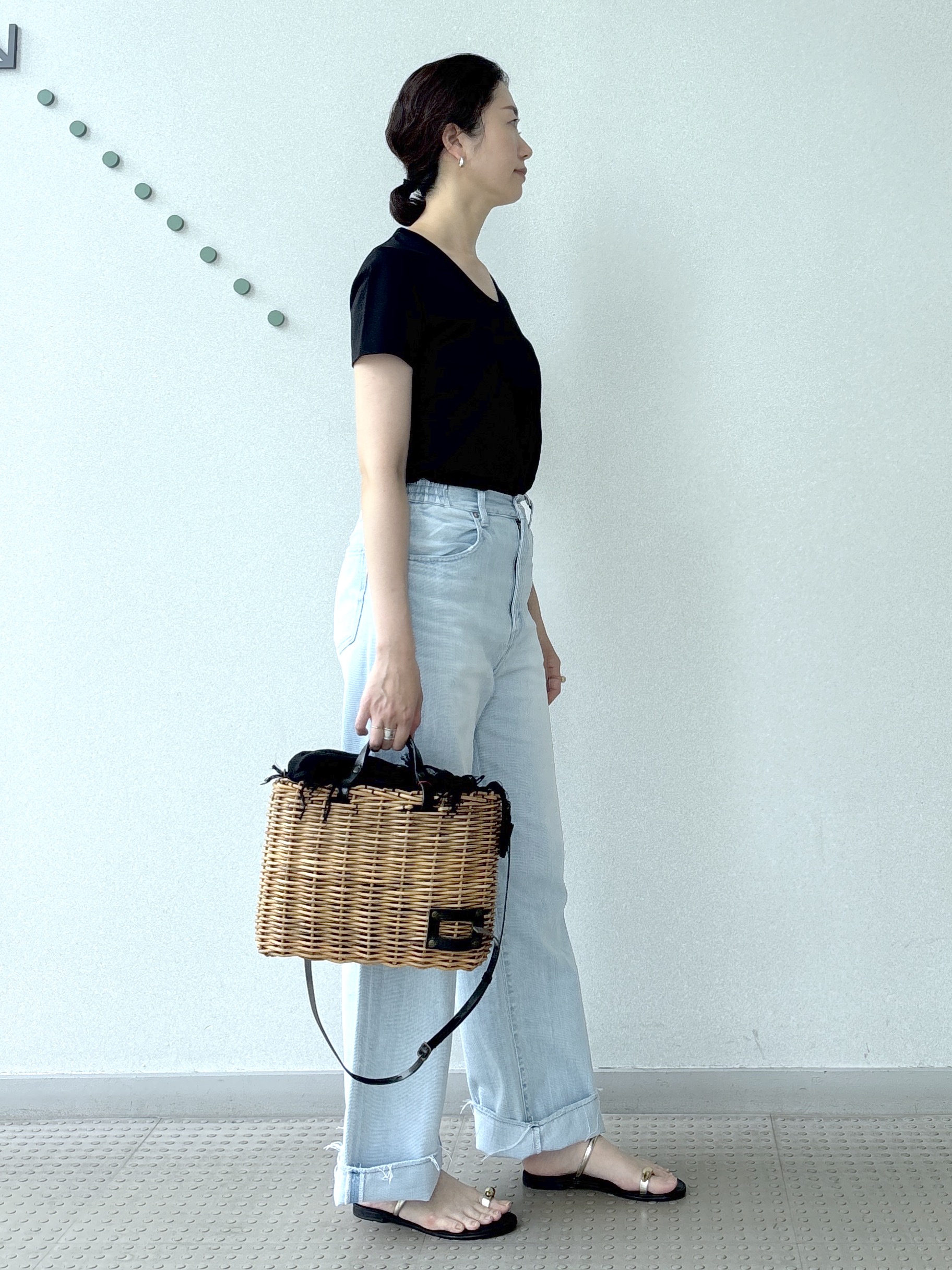 saitoさんの「DRESSTERIOR｜【接触冷感/抗菌防臭/UVカット】クールデオドラント UネックTシャツ」を使ったコーディネート