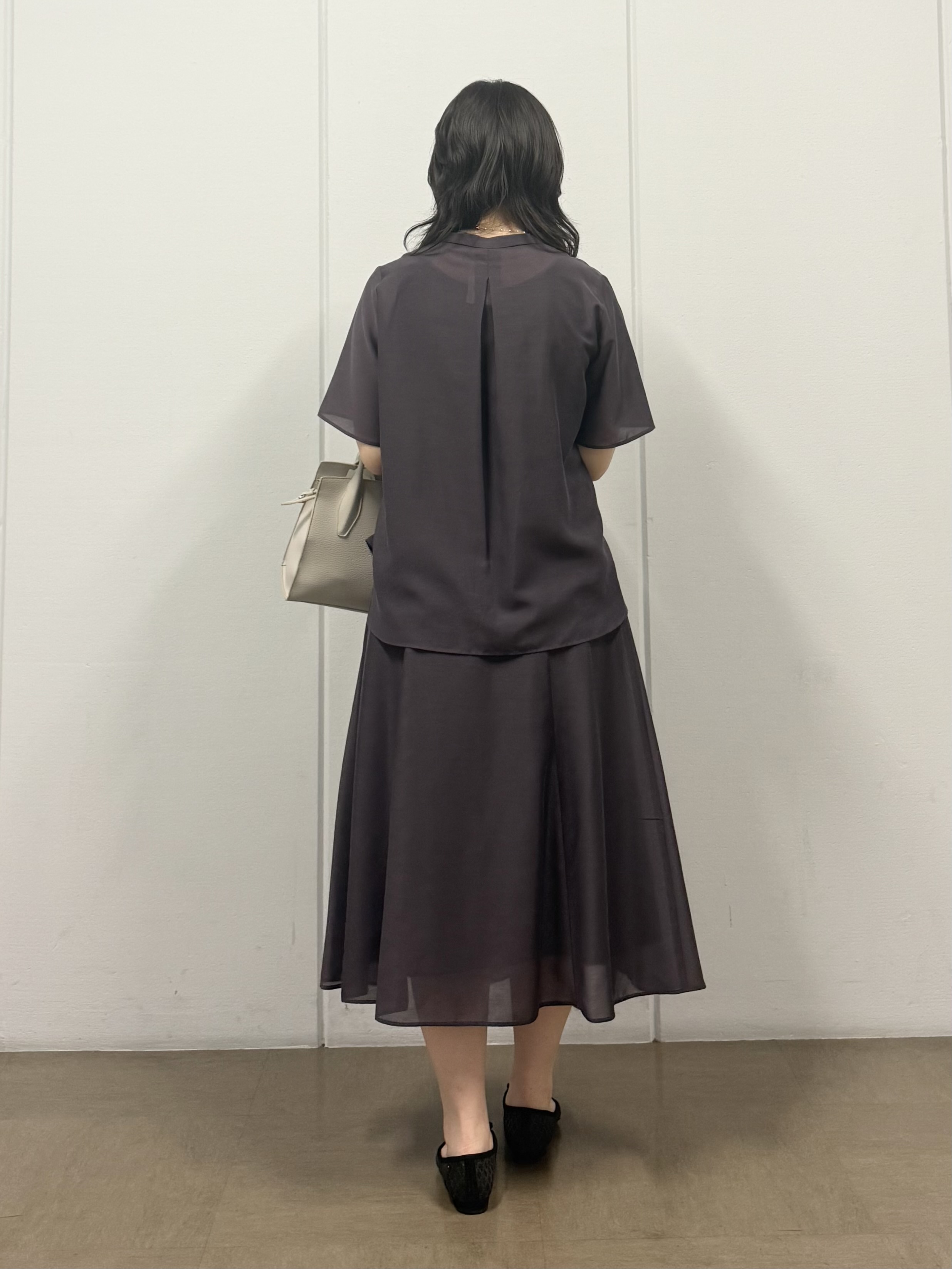 mizukiさんの「INDIVI｜【接触冷感/洗える】シアーシャンブレーピンタックブラウス」を使ったコーディネート