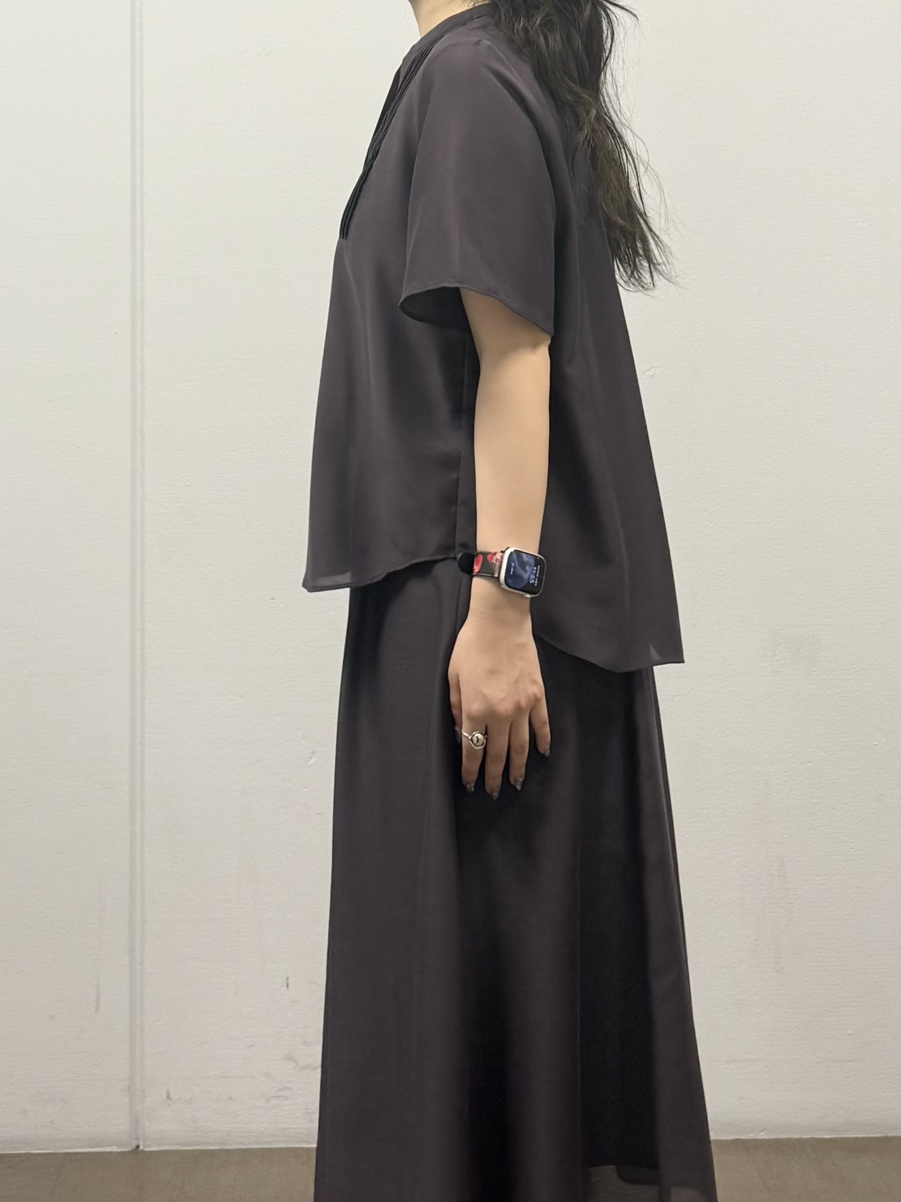 mizukiさんの「INDIVI｜【接触冷感/洗える】シアーシャンブレーピンタックブラウス」を使ったコーディネート