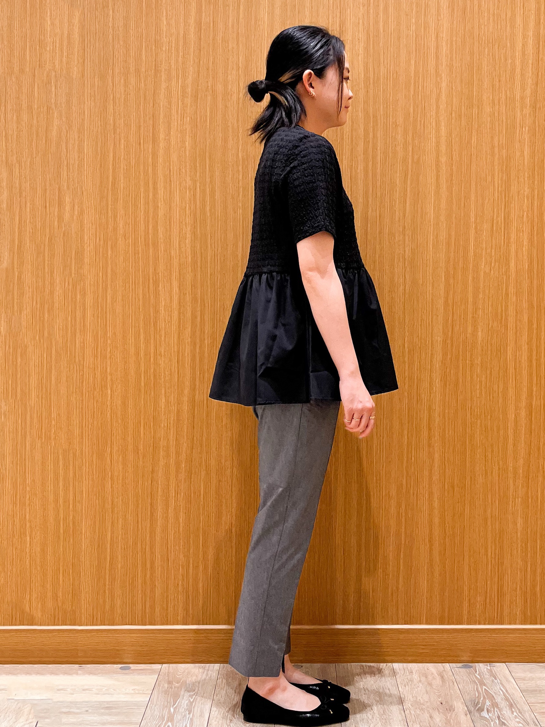 aさんの「OPAQUE.CLIP｜ジャカードドッキング ペプラムカットソー【洗濯機OK】」を使ったコーディネート