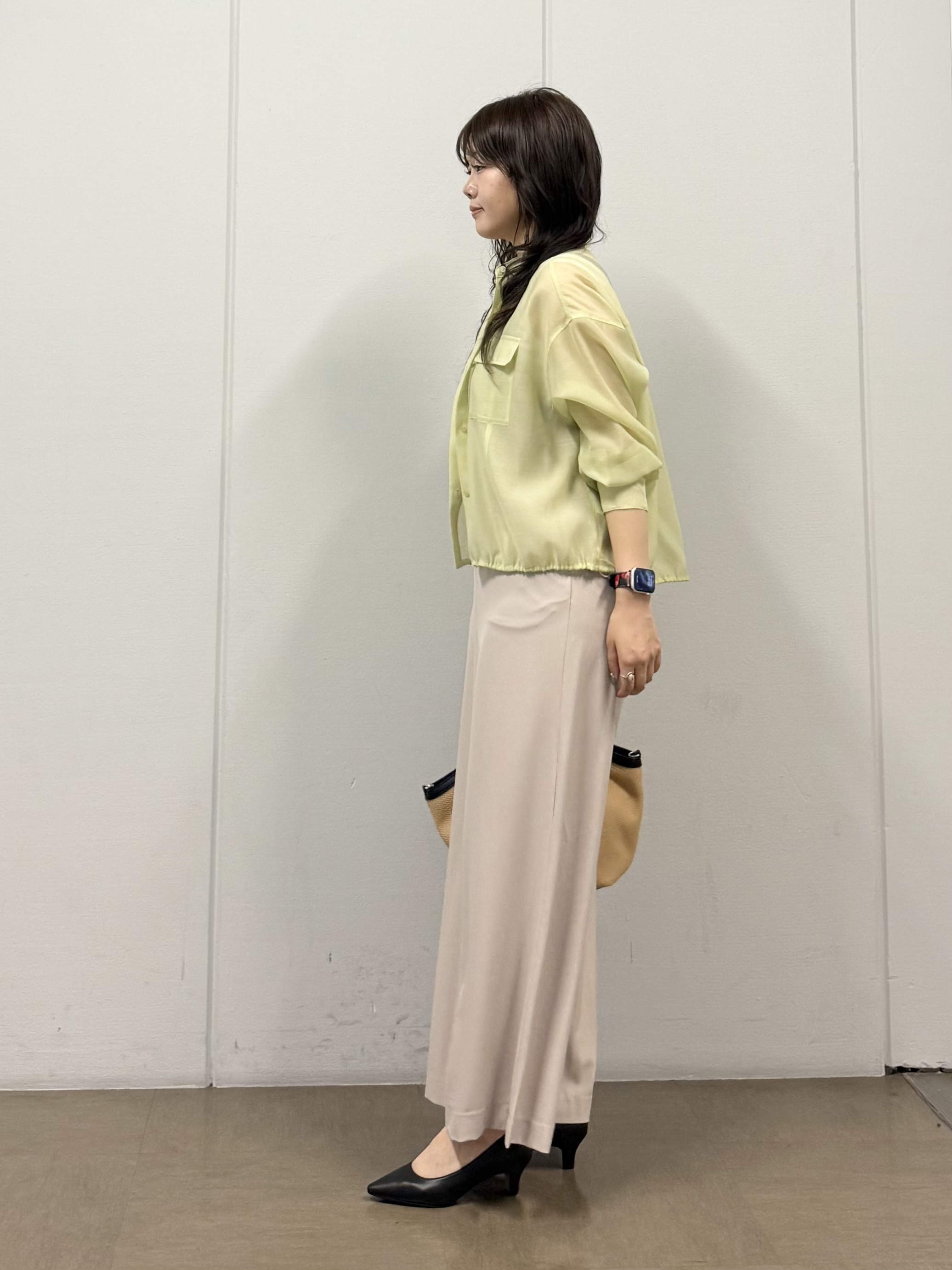mizukiさんの「INDIVI｜【トレンド／2WAY】裾ドロスト付きシアーブラウスブルゾン」を使ったコーディネート