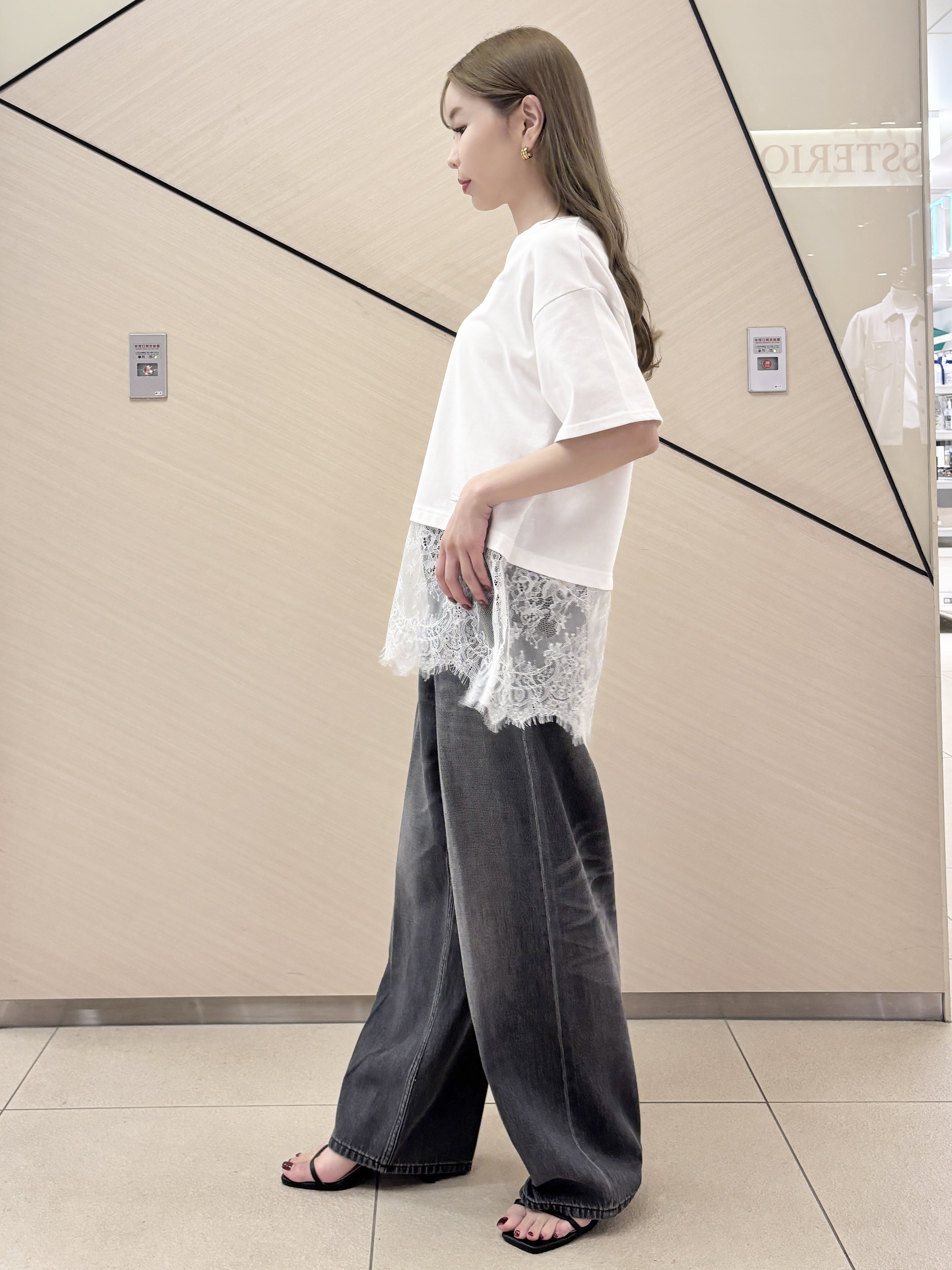 清水夏姫さんの「DRESSTERIOR｜【otonaMUSE5月号掲載】スキニーベルトサンダル」を使ったコーディネート