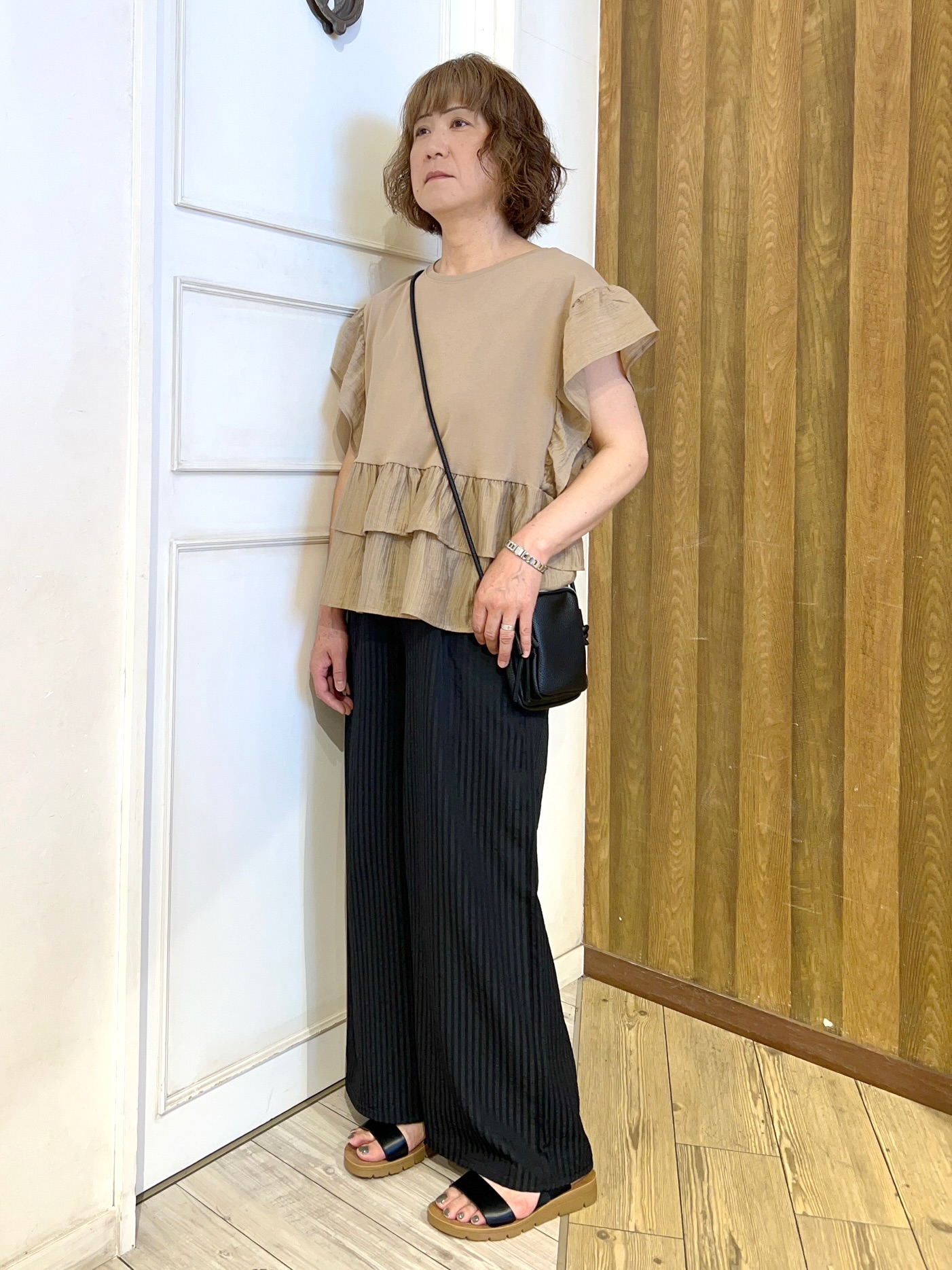 yuriyuriさんの「SHOO･LA･RUE｜【S-LL/洗濯機可】着るだけで決まる 主役級フリルトップス」を使ったコーディネート