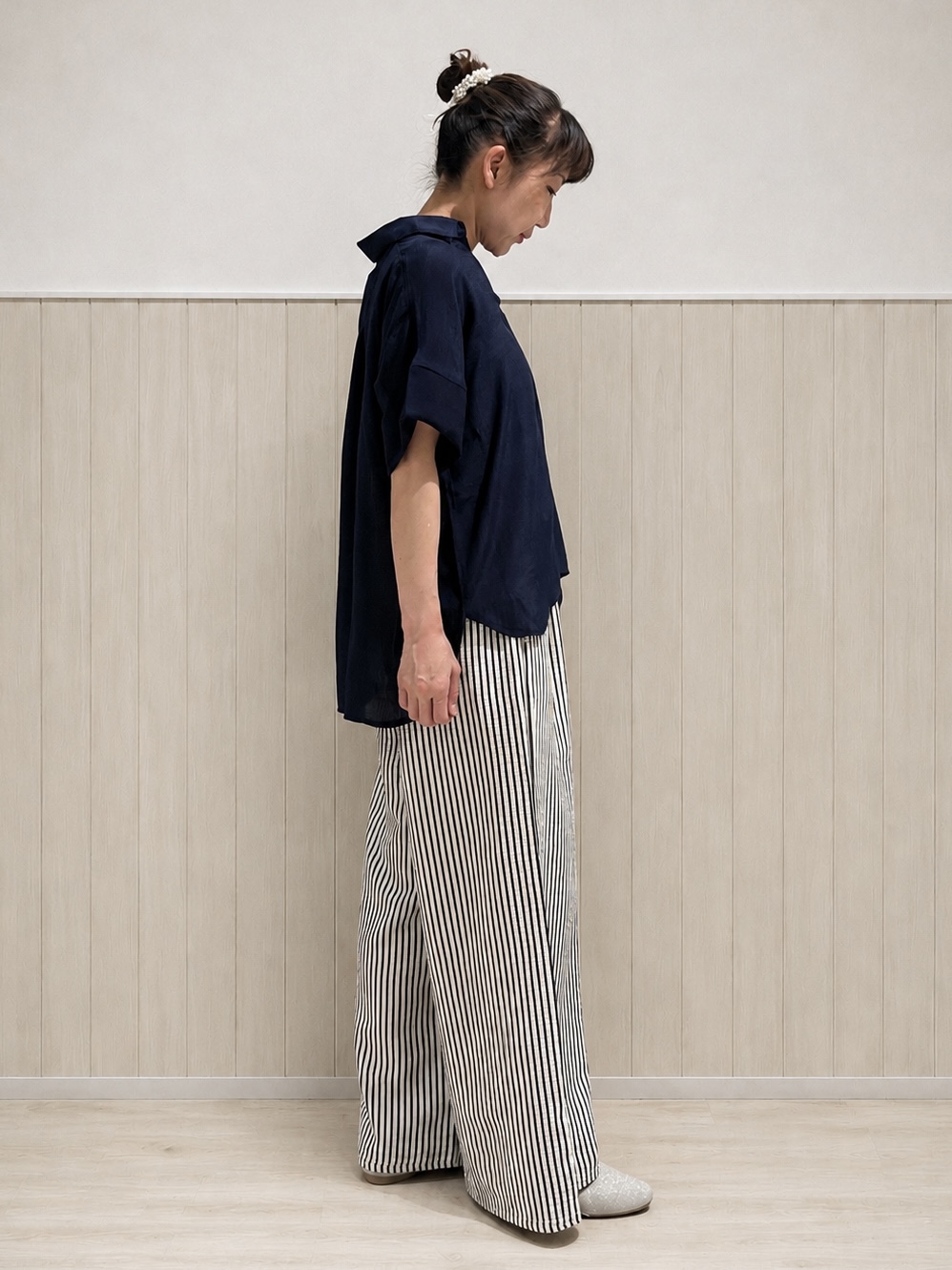 まつみさんの「SHOO･LA･RUE｜【2点セット/S-LL/洗濯機可】時短でコーデ決まる スラブスキッパーシャツ＋タンクトップ」を使ったコーディネート