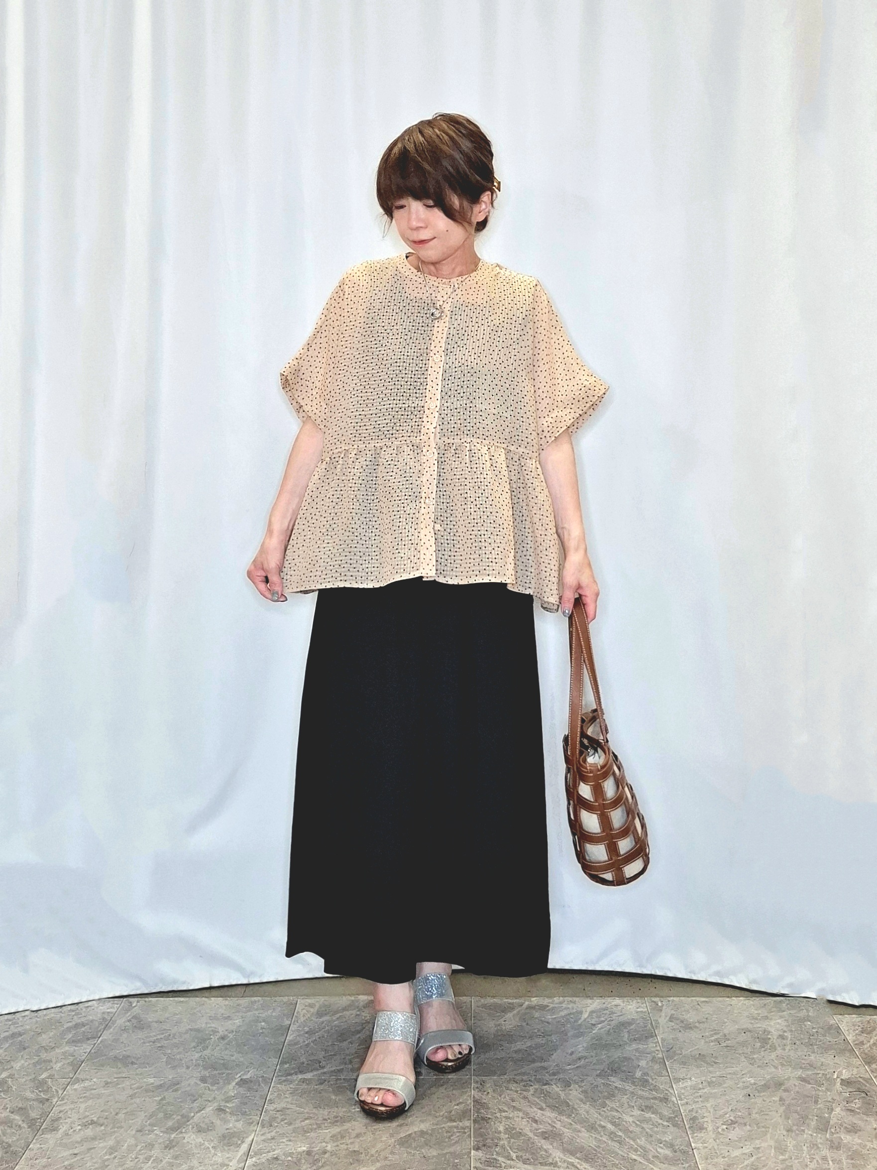 ぬーさんの「SHOO･LA･RUE｜2WAYシアーペプラムブラウス」を使ったコーディネート