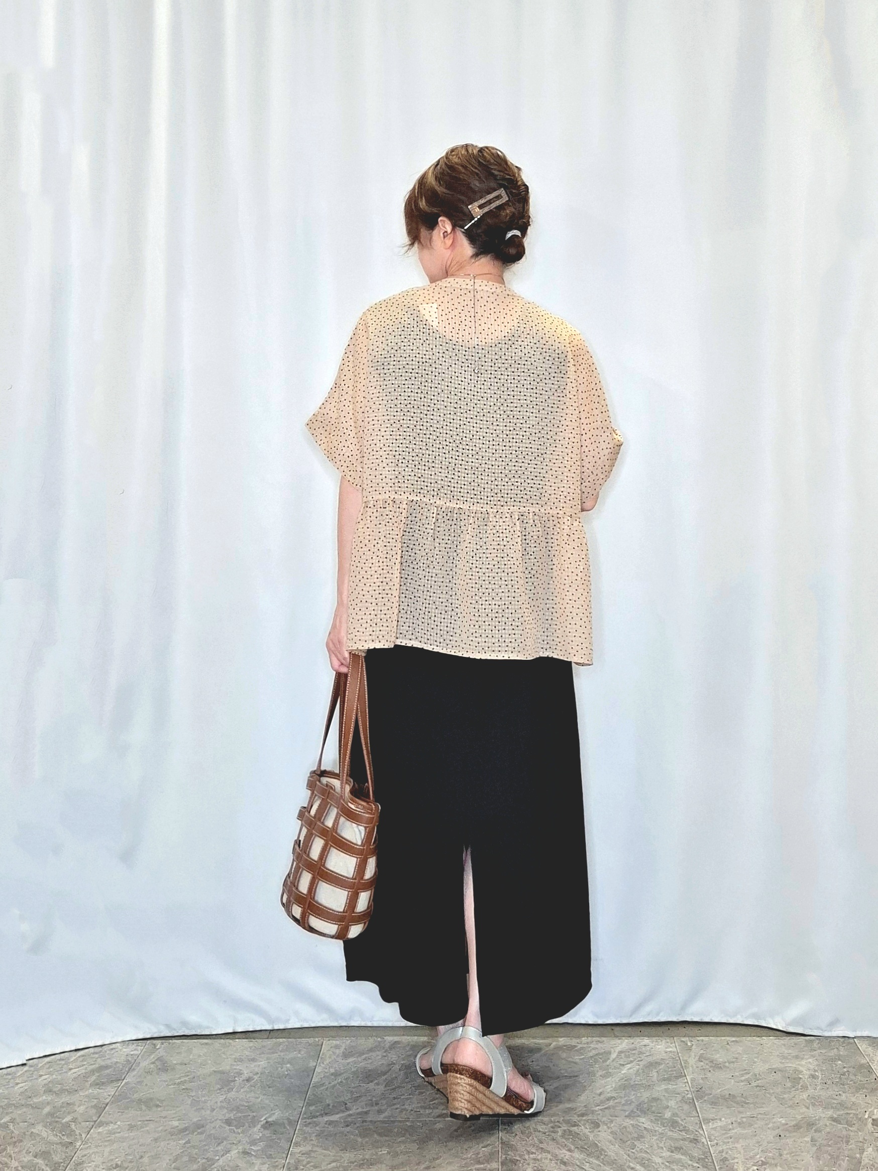 ぬーさんの「SHOO･LA･RUE｜2WAYシアーペプラムブラウス」を使ったコーディネート