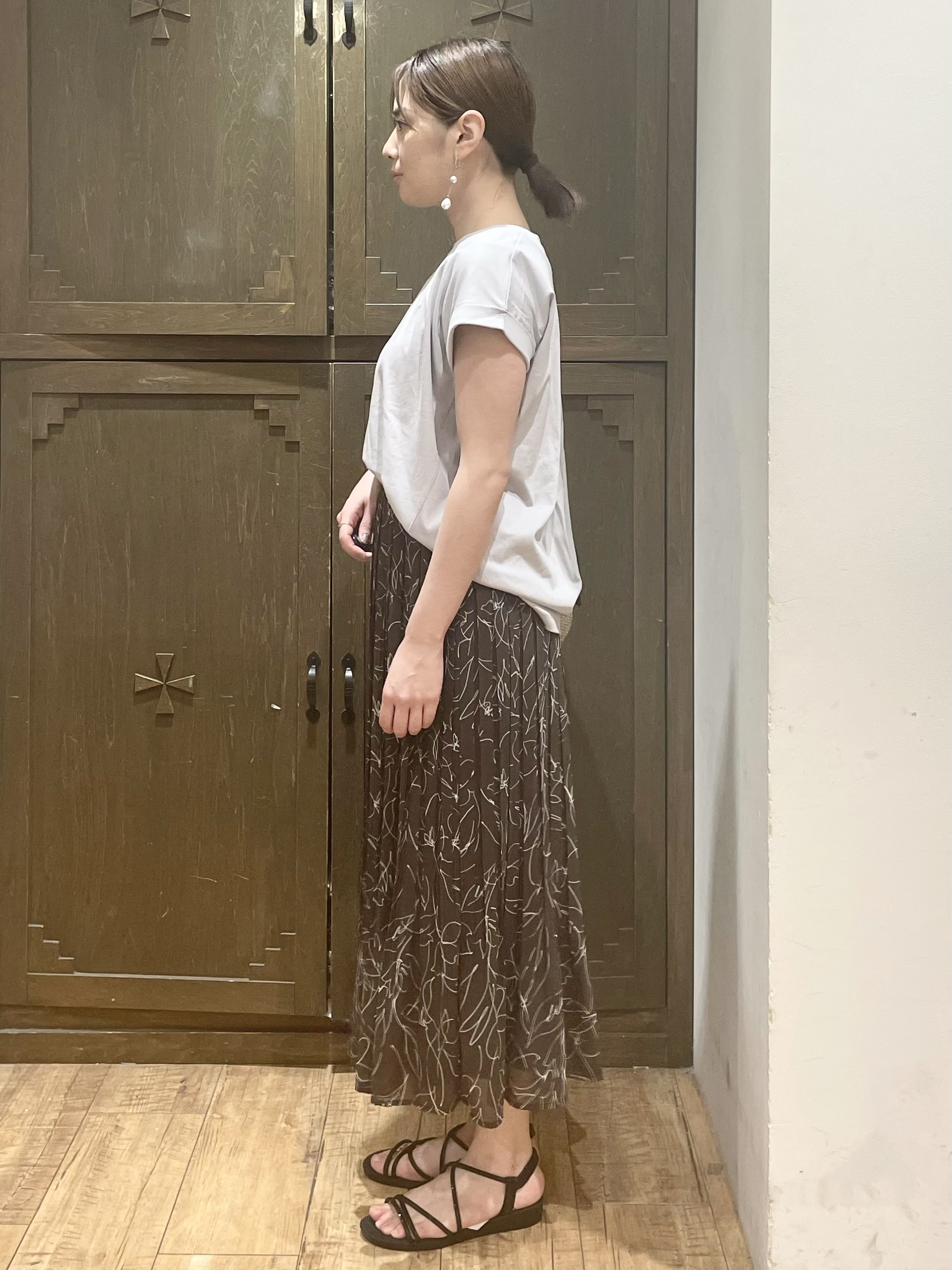 yさんの「index｜【接触冷感／UV】ワンポイント刺繍Tシャツ《7col／XS~3L／洗濯機OK》」を使ったコーディネート