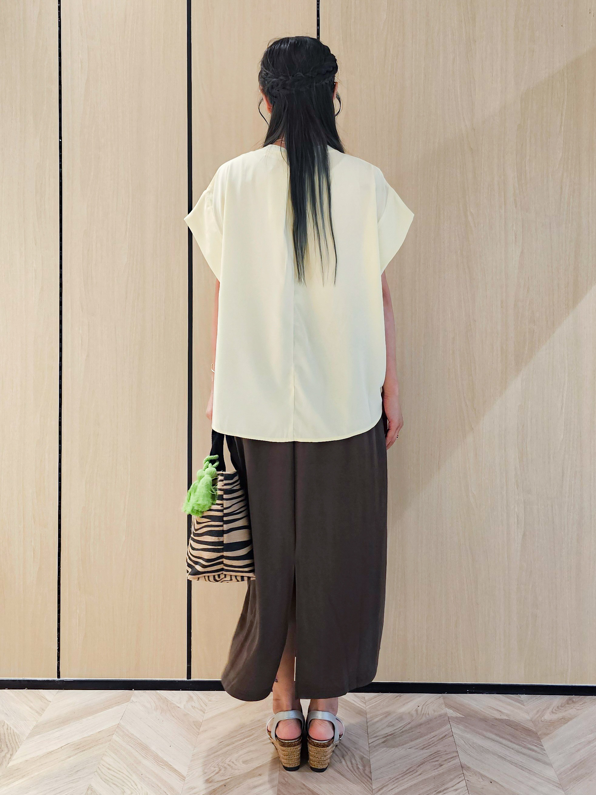 ゆゆさんの「SHOO･LA･RUE｜【洗濯機可/体型カバー】インせずこなれる ふんわり裾バルーントップス」を使ったコーディネート