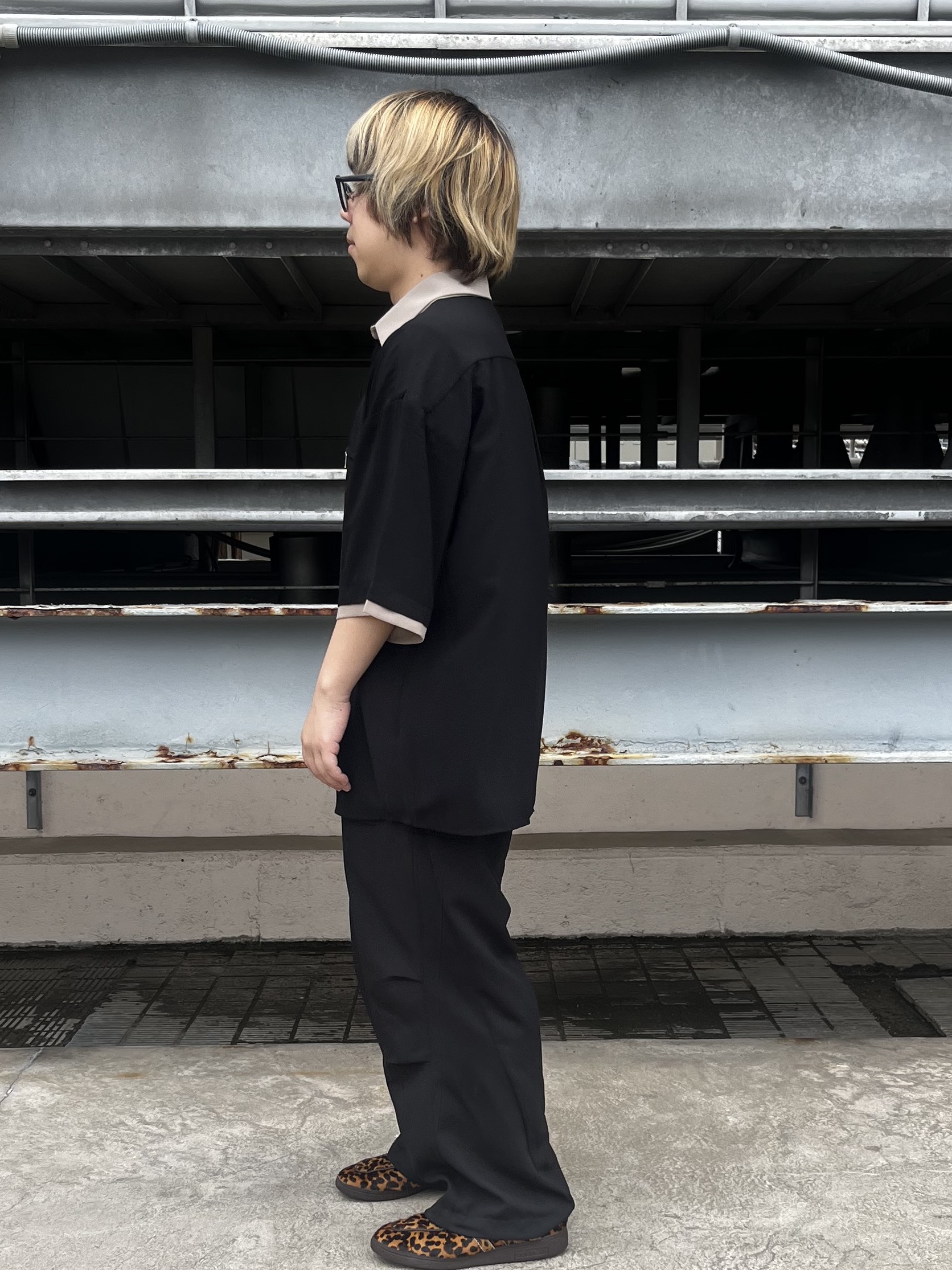 taigaさんの「tk.TAKEO KIKUCHI｜【さらりタッチ】クレリックレギュラーシャツ/ドレープ/配色襟/バイカラー/美シルエット/夏服」を使ったコーディネート