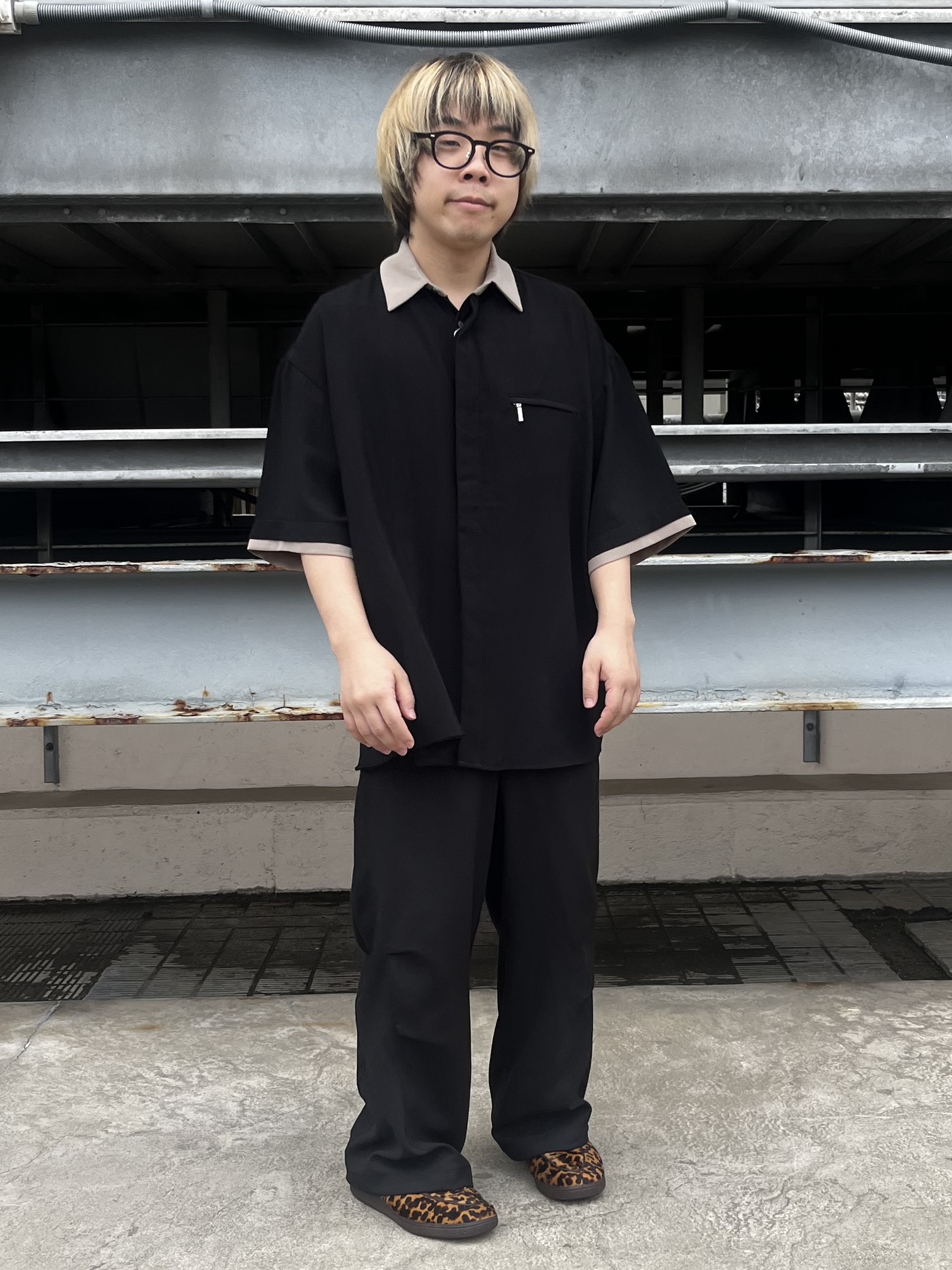 taigaさんの「tk.TAKEO KIKUCHI｜【さらりタッチ】クレリックレギュラーシャツ/ドレープ/配色襟/バイカラー/美シルエット/夏服」を使ったコーディネート