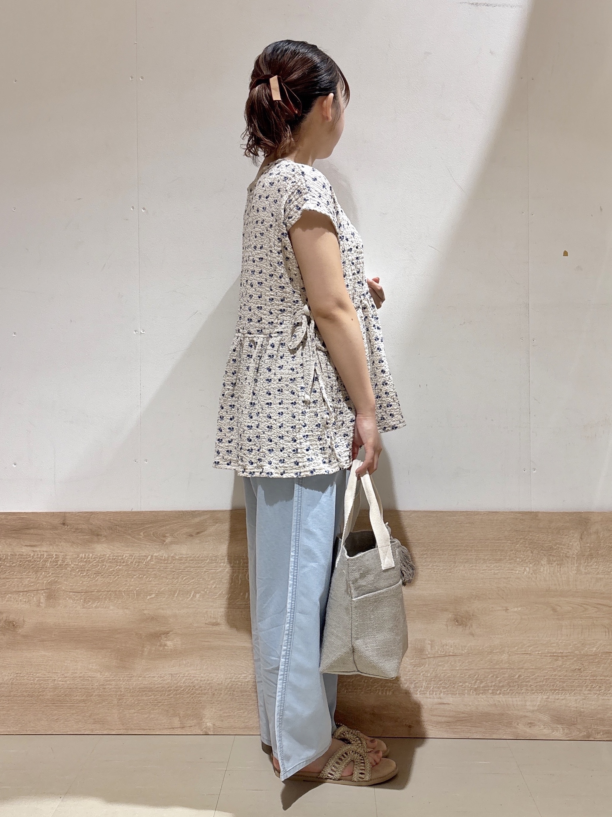 るねさんの「SHOO･LA･RUE｜【ひんやり/洗濯機可/S-LL】オンにもオフにも マルチに使えるボタンレスカーディガン」を使ったコーディネート