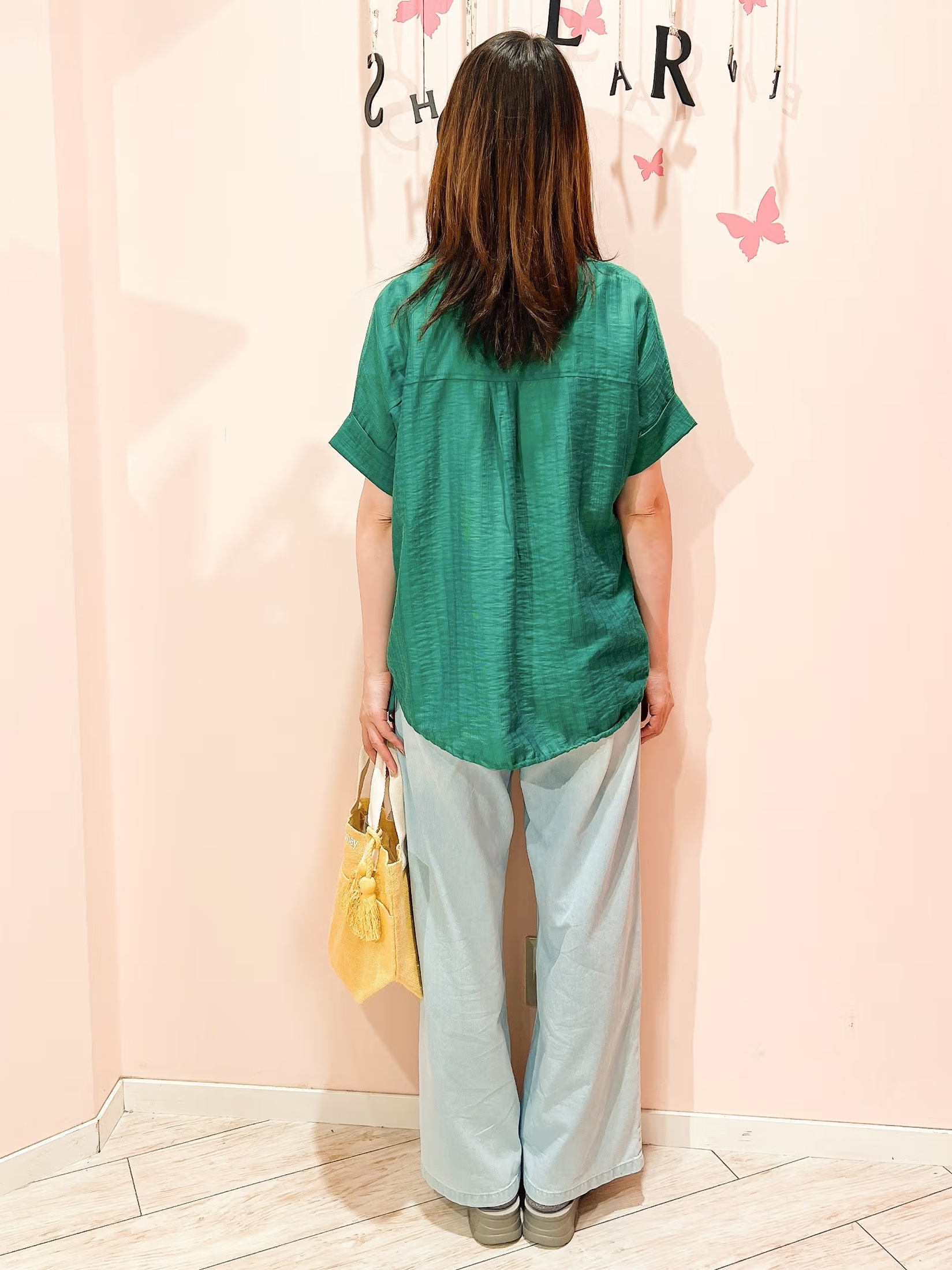 Muuさんの「SHOO･LA･RUE｜【高レビュー/体型カバー】インせず着られる スキッパー裾リボンブラウス」を使ったコーディネート