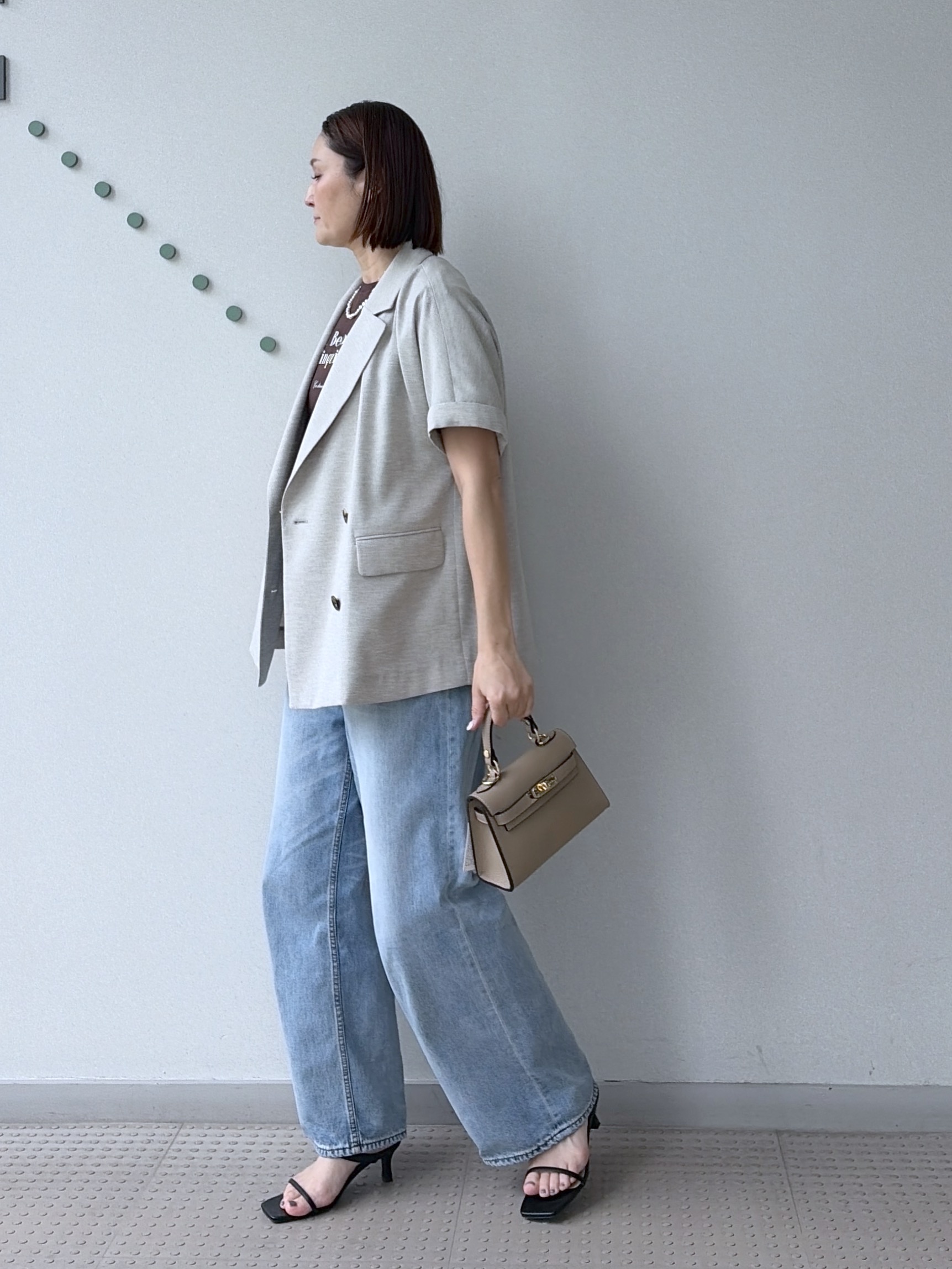 yoshikadoさんの「DRESSTERIOR｜【接触冷感／抗菌防臭／消臭】アイスクリアコットンフレンチロゴT」を使ったコーディネート