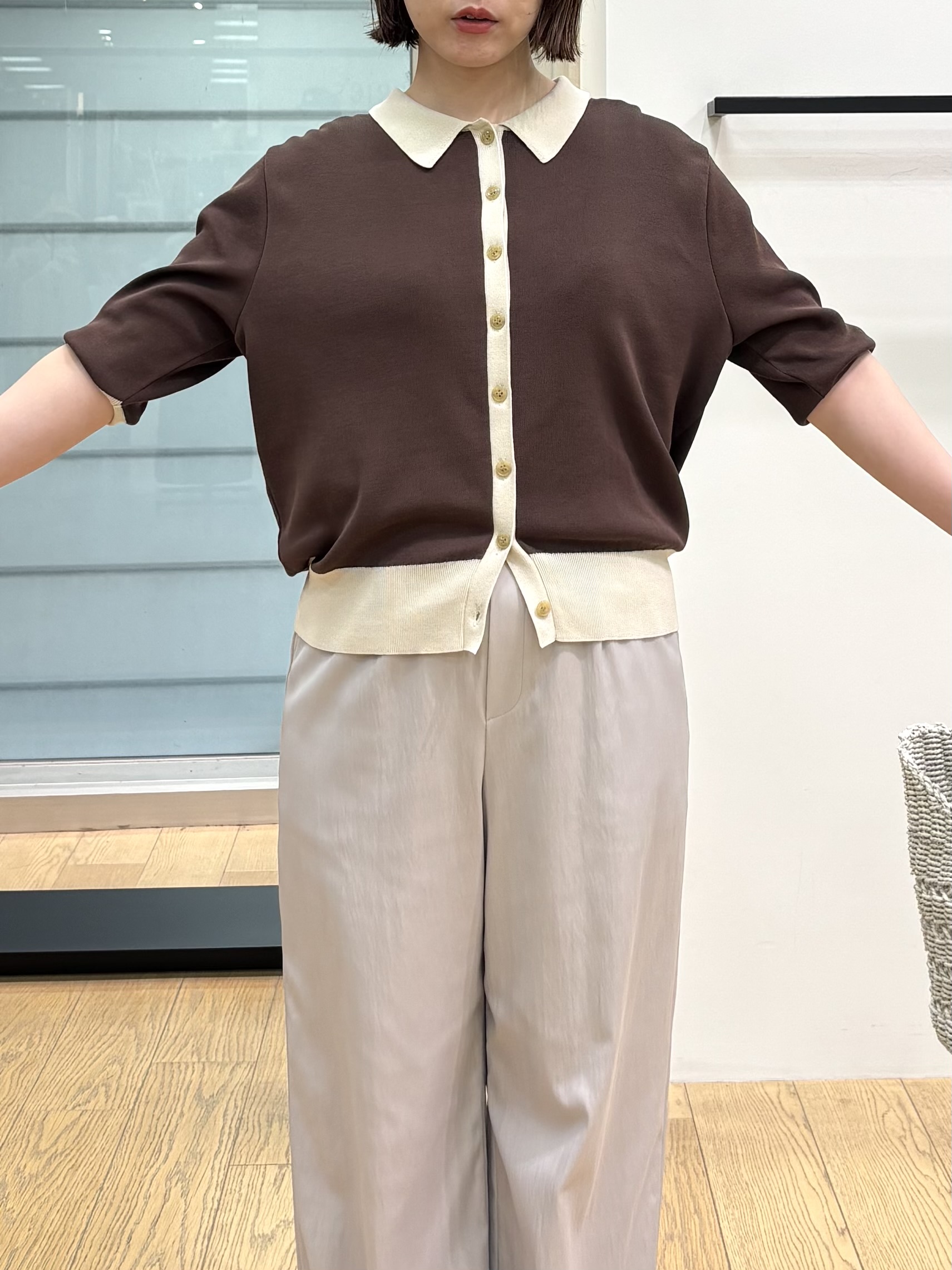asamiさんの「INDIVI｜【バイカラー】衿付きシャツ風ニット」を使ったコーディネート