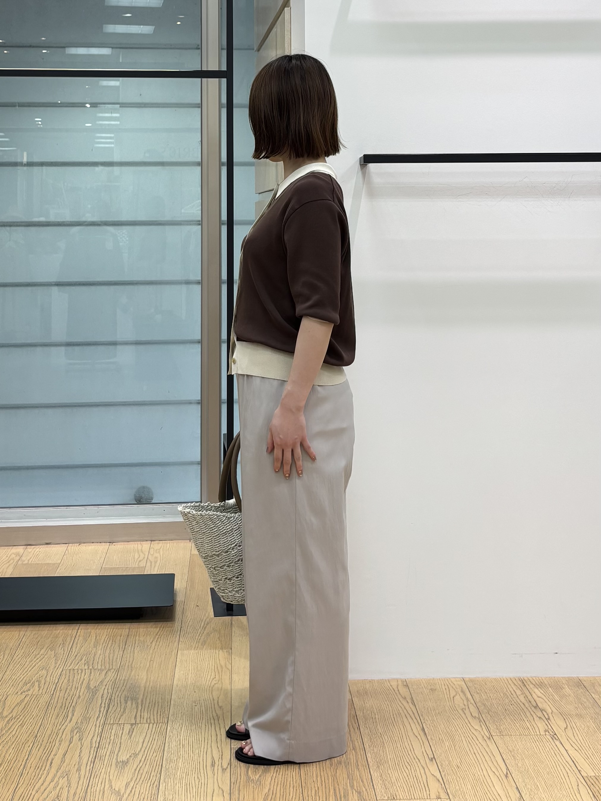 asamiさんの「INDIVI｜【バイカラー】衿付きシャツ風ニット」を使ったコーディネート