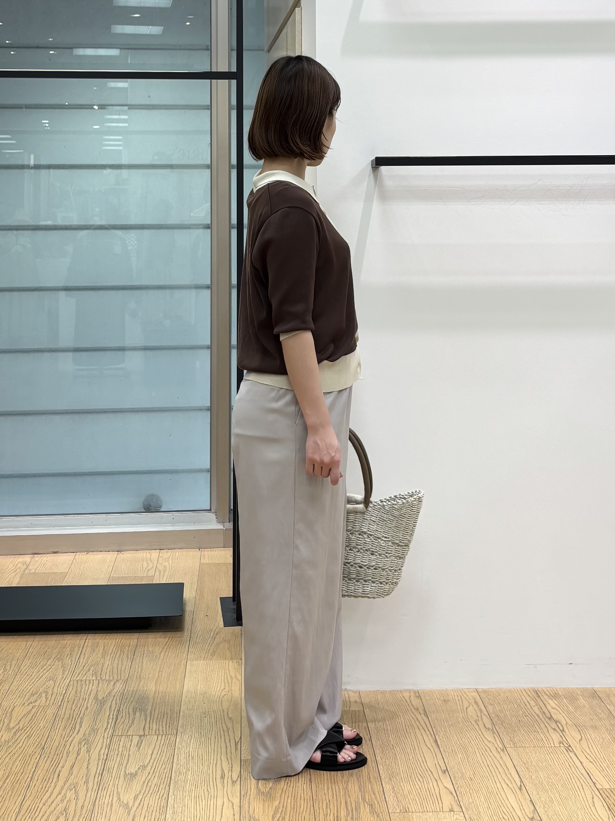asamiさんの「INDIVI｜【バイカラー】衿付きシャツ風ニット」を使ったコーディネート