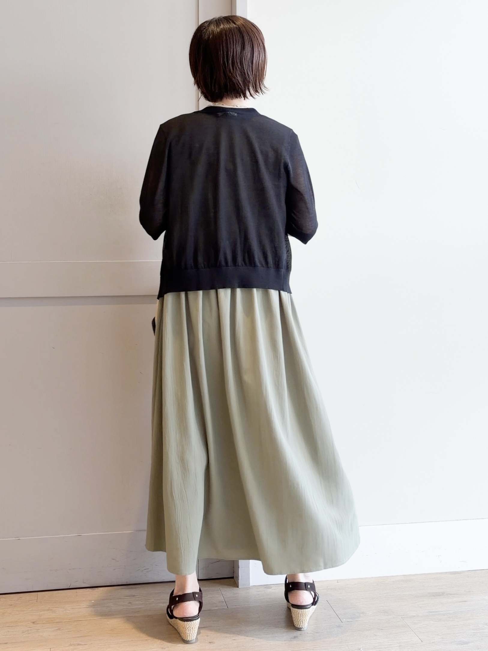 yamakoさんの「grove｜【洗える】大人のシアーニットカーディガン」を使ったコーディネート