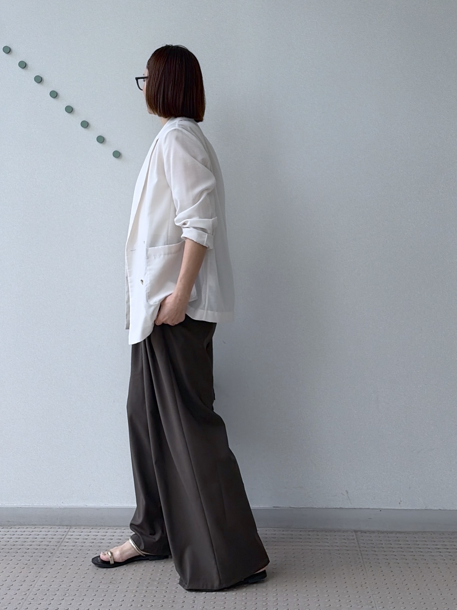 yoshikadoさんの「DRESSTERIOR｜【接触冷感/防シワ機能/ウォッシャブル】クールタッチ リネンブレンドシアージャケット」を使ったコーディネート