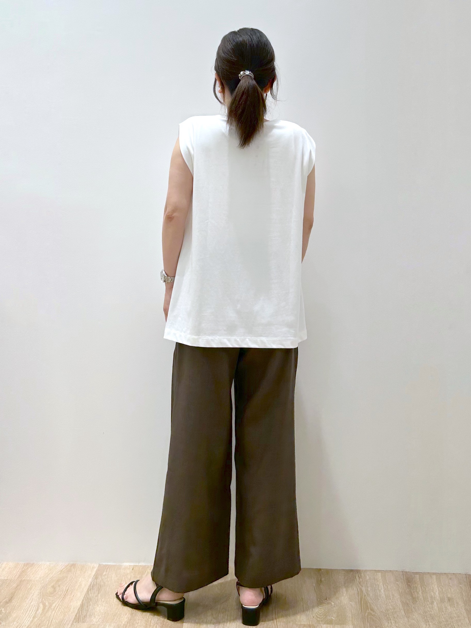 ひろみさんの「OPAQUE.CLIP｜【UV／接触冷感】スーパーアイス ノースリーブカットソー《洗濯機OK》」を使ったコーディネート