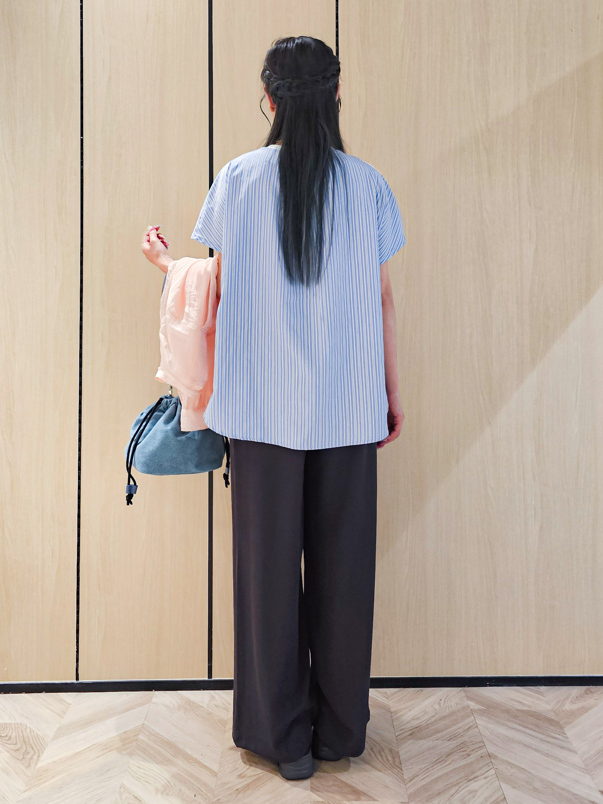 ゆゆさんの「SHOO･LA･RUE｜【S-LL】大人のシアー感 風合い楽しむバンドカラーシャツ」を使ったコーディネート