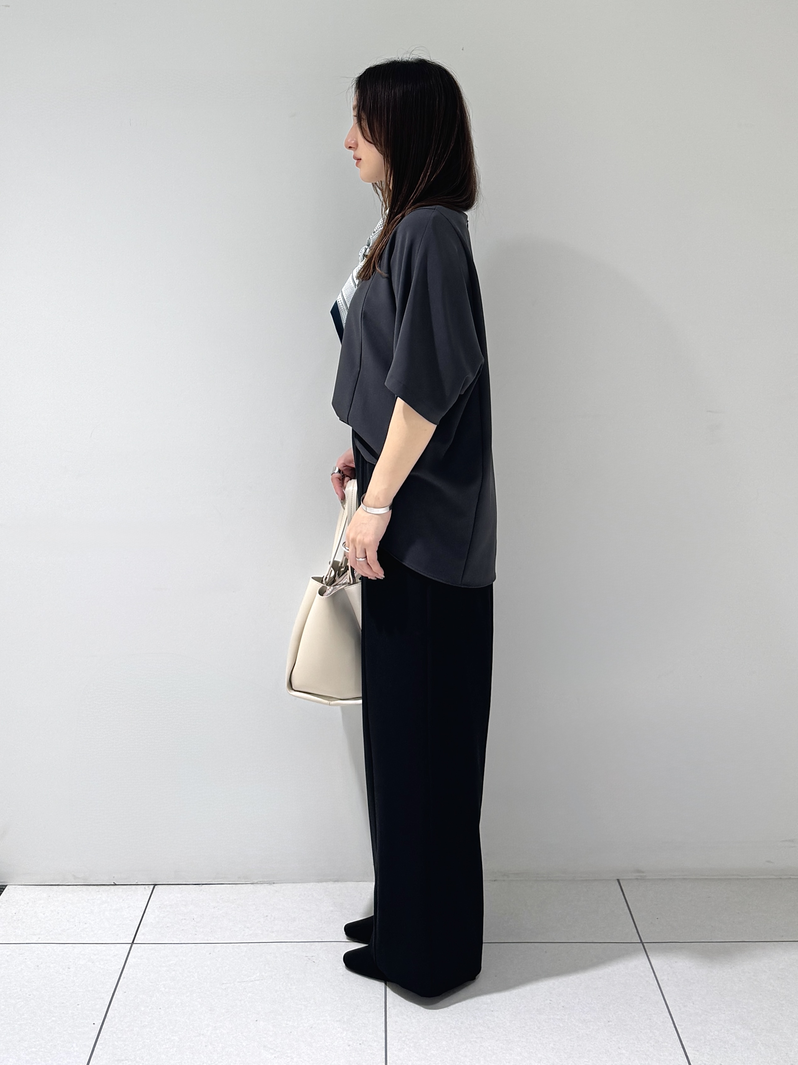 そんさんの「INDIVI｜【着る日傘】ドルマントップス」を使ったコーディネート