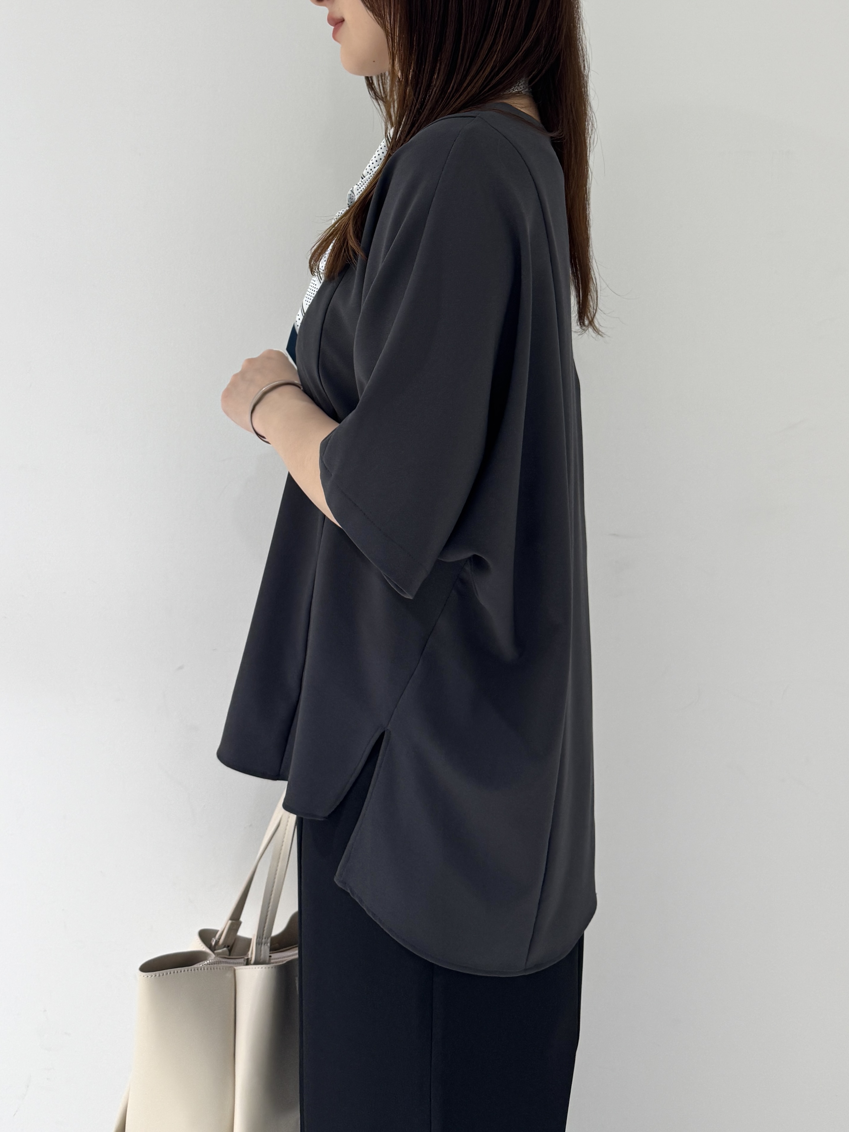 そんさんの「INDIVI｜【着る日傘】ドルマントップス」を使ったコーディネート
