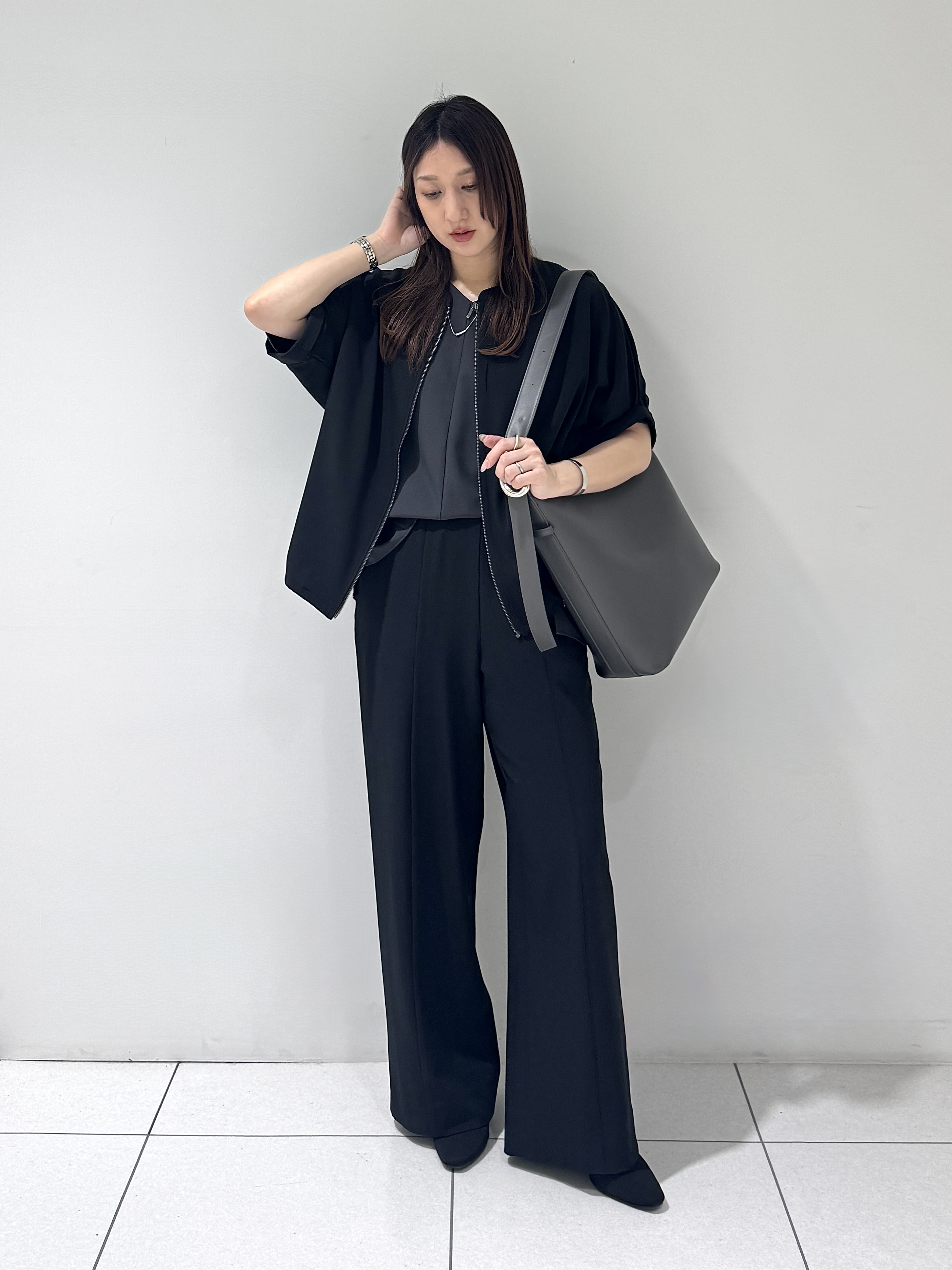 そんさんの「INDIVI｜【着る日傘】ドルマンフォルムブルゾン」を使ったコーディネート