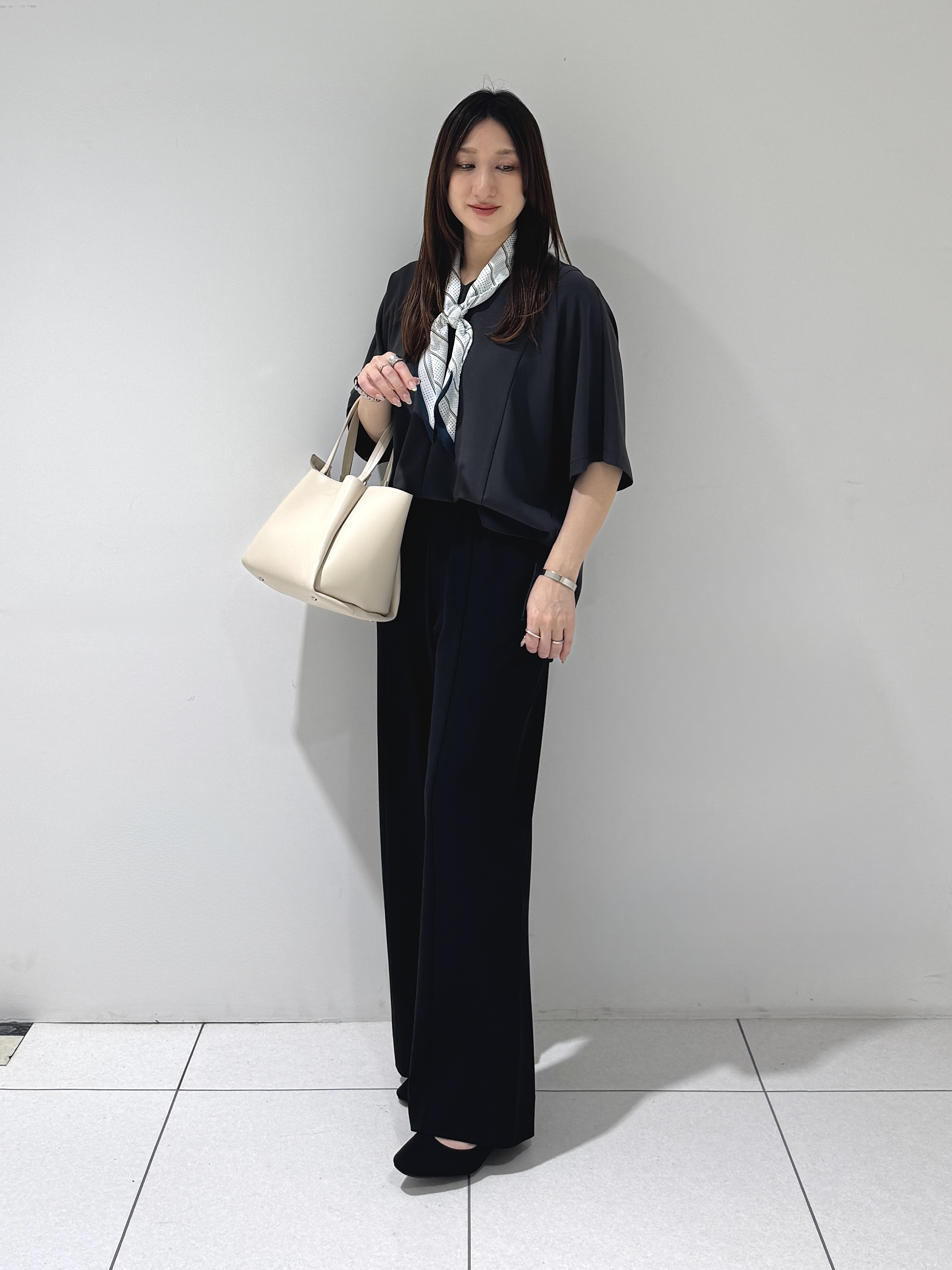 そんさんの「INDIVI｜【着る日傘】ドルマンフォルムブルゾン」を使ったコーディネート