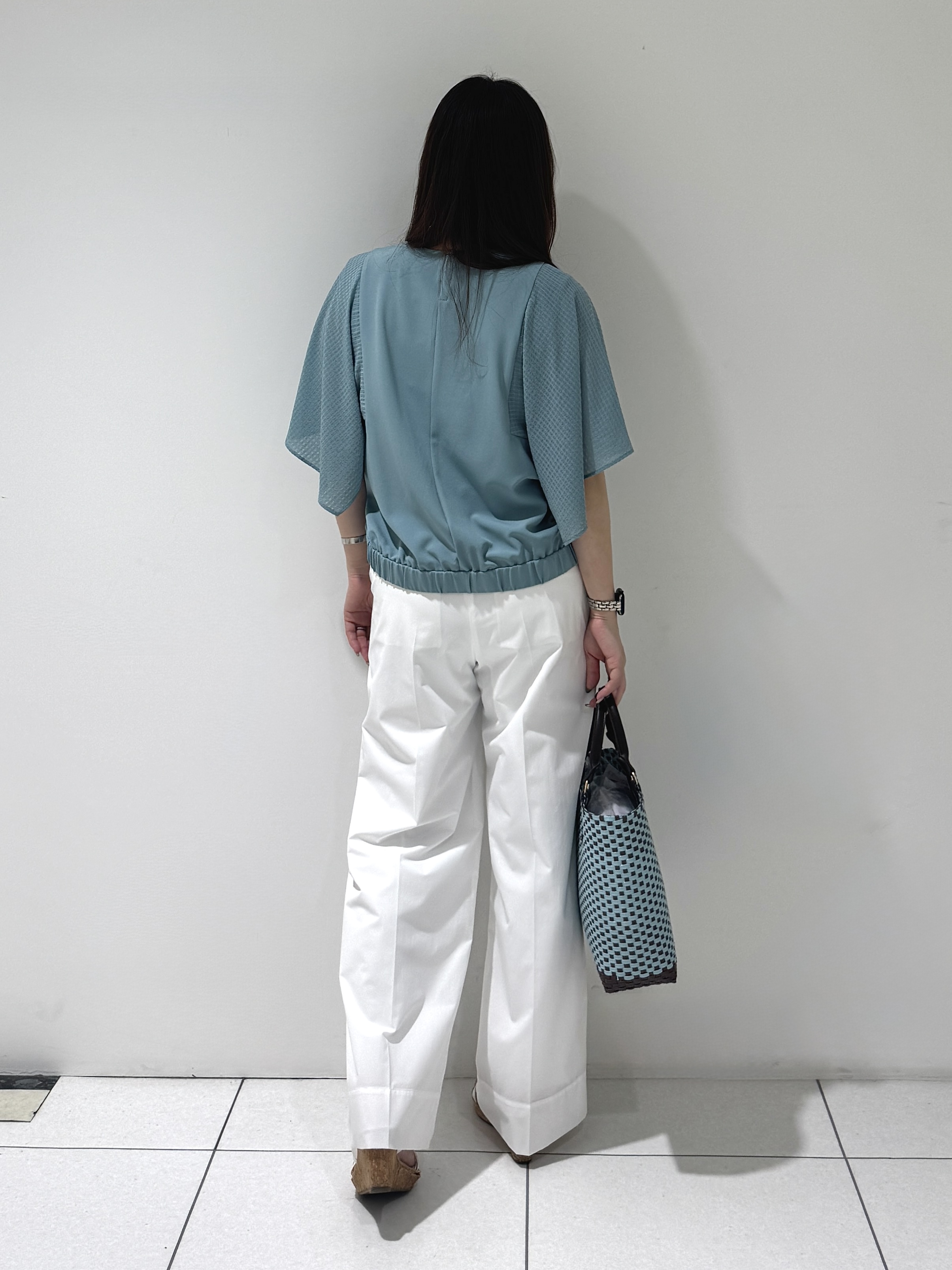 そんさんの「INDIVI｜【洗える／シアーチェック柄】異素材コンビスリーブトップス」を使ったコーディネート