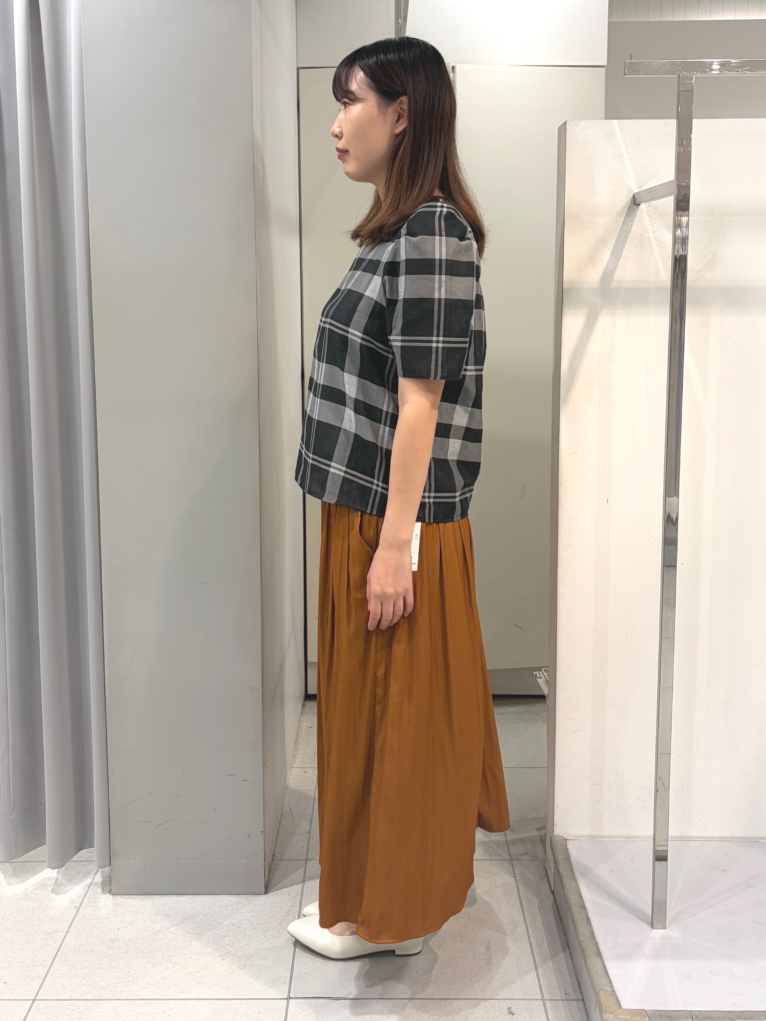 AZUSAさんの「Reflect｜【セットアップ／手洗い可】チェック柄パフスリーブブラウス」を使ったコーディネート