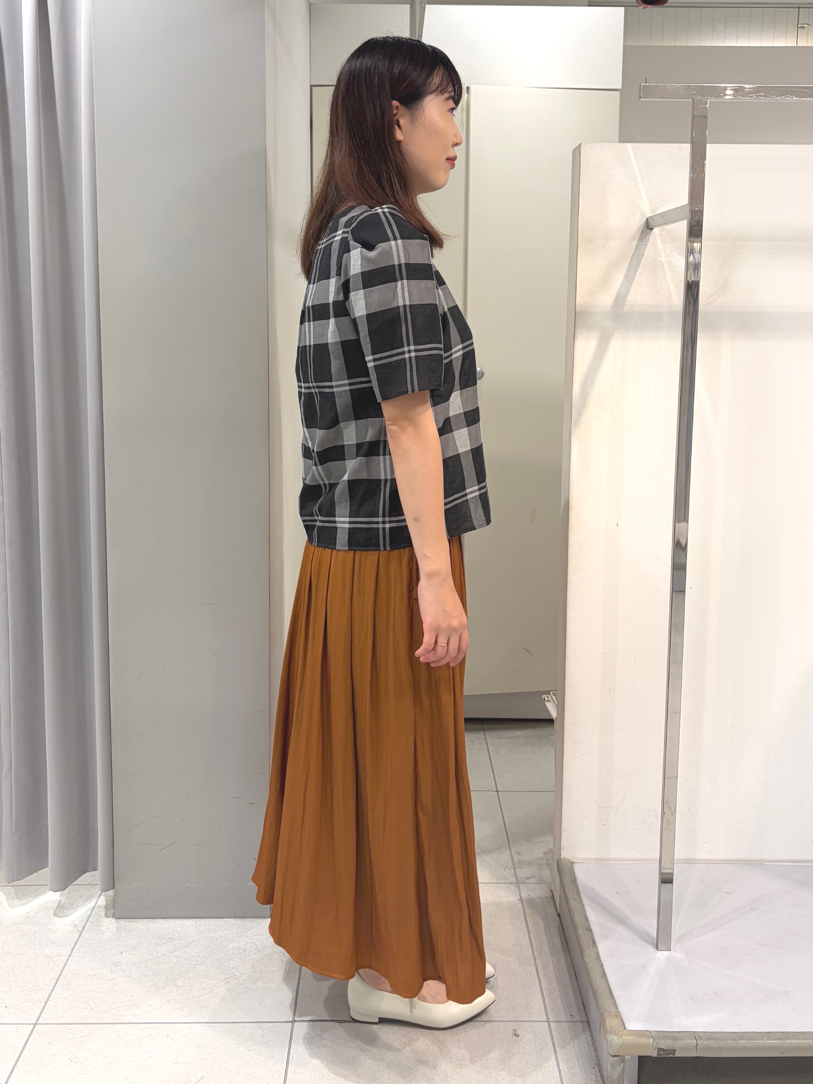 AZUSAさんの「Reflect｜【セットアップ／手洗い可】チェック柄パフスリーブブラウス」を使ったコーディネート
