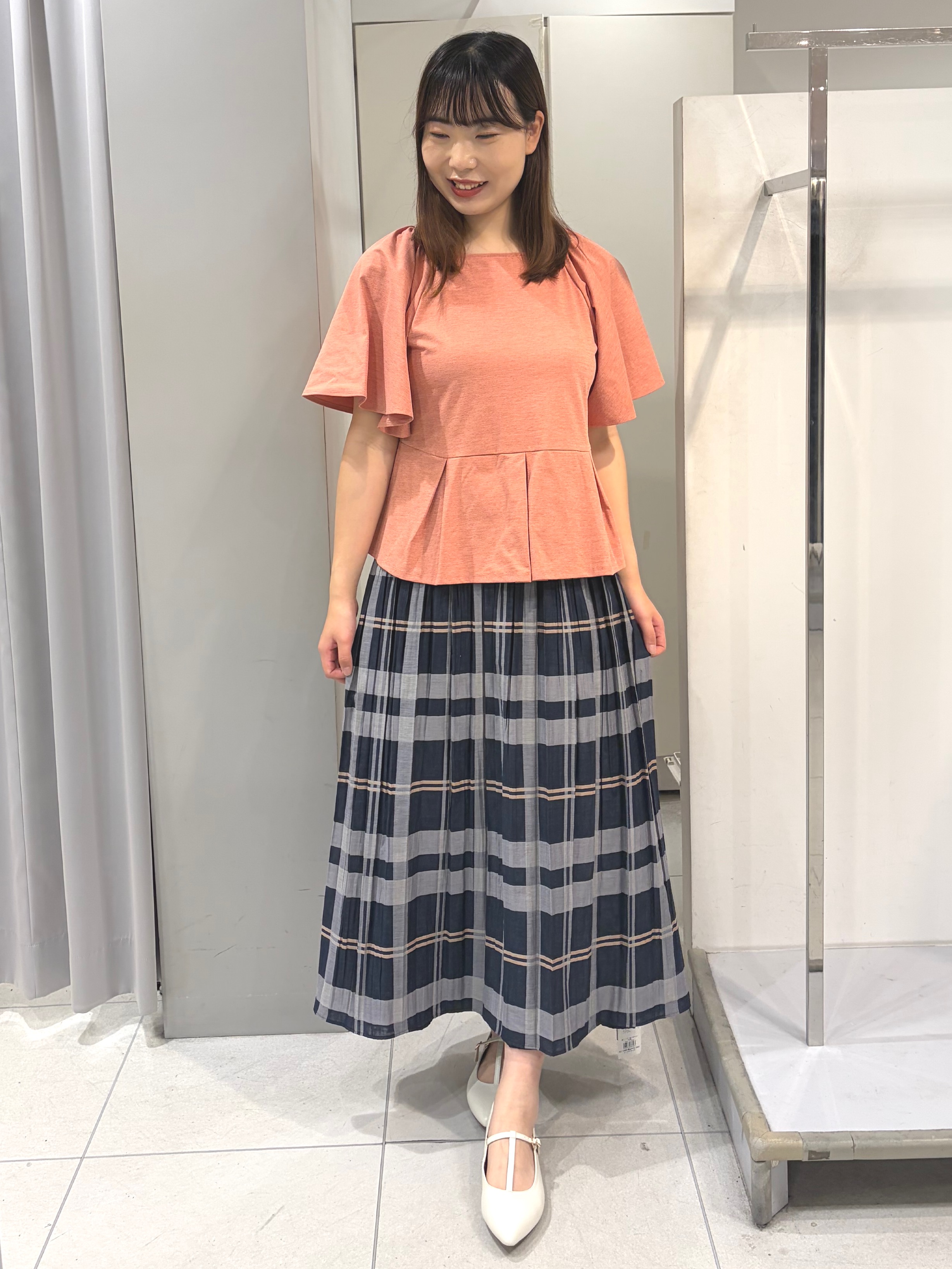 AZUSAさんの「Reflect｜【UVカット／接触冷感／吸水速乾】フレアスリーブペプラムカットソー」を使ったコーディネート