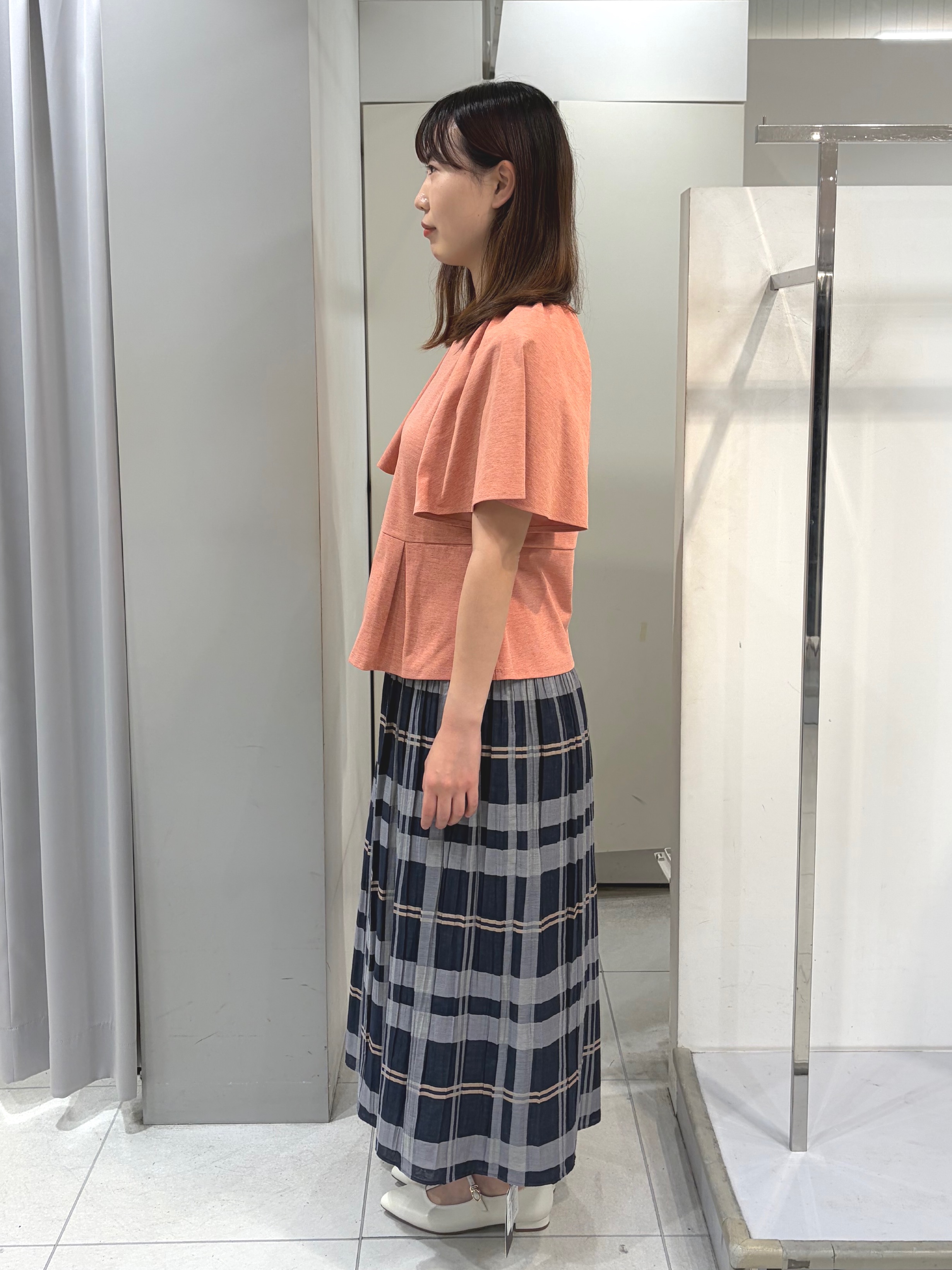 AZUSAさんの「Reflect｜【UVカット／接触冷感／吸水速乾】フレアスリーブペプラムカットソー」を使ったコーディネート