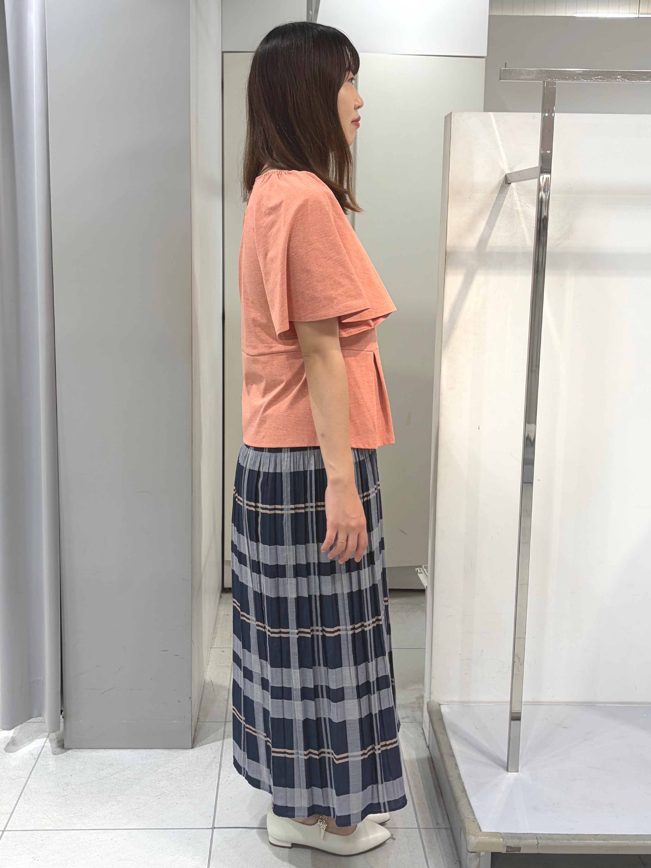 AZUSAさんの「Reflect｜【UVカット／接触冷感／吸水速乾】フレアスリーブペプラムカットソー」を使ったコーディネート