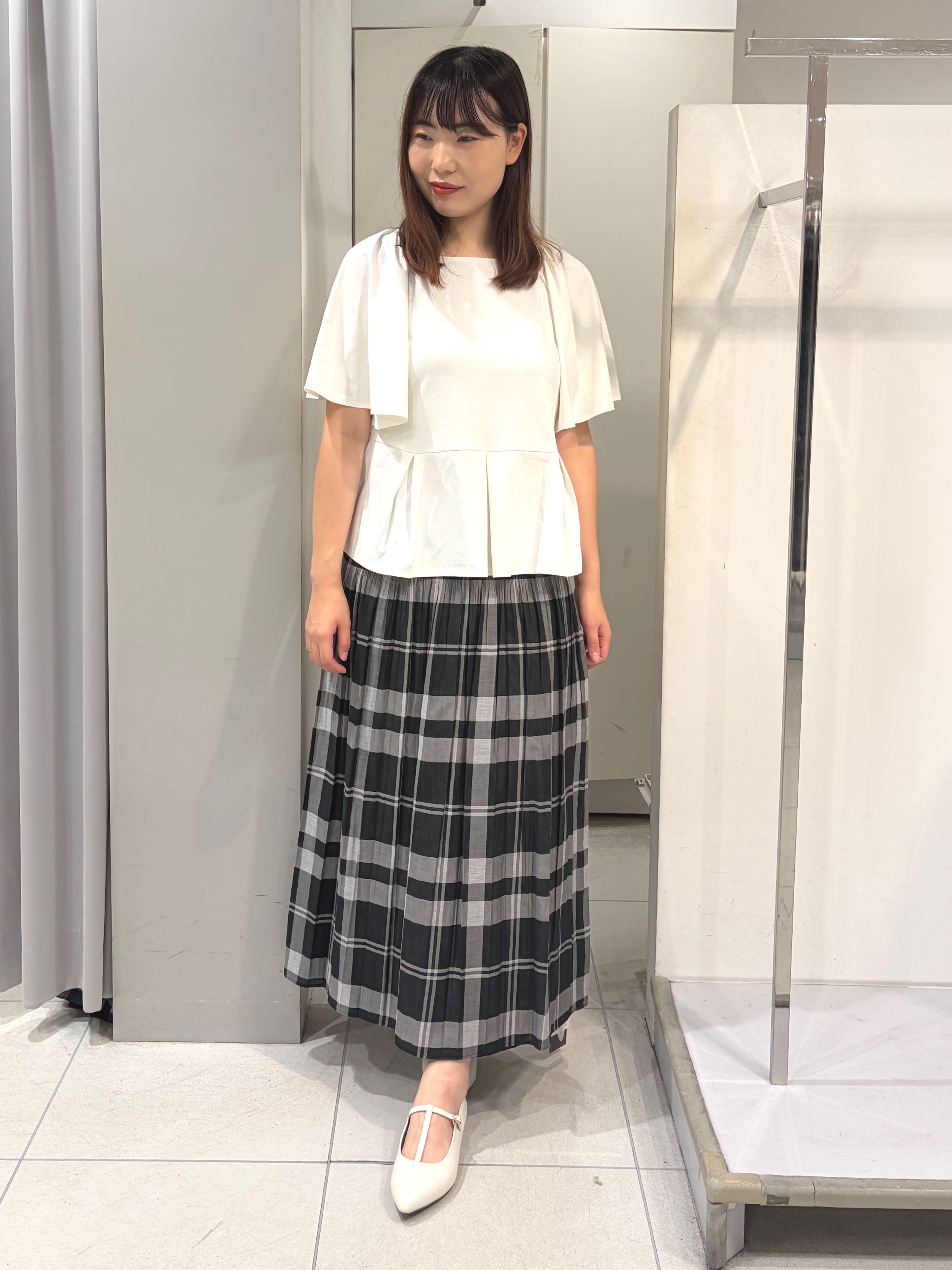 AZUSAさんの「Reflect｜【UVカット／接触冷感／吸水速乾】フレアスリーブペプラムカットソー」を使ったコーディネート