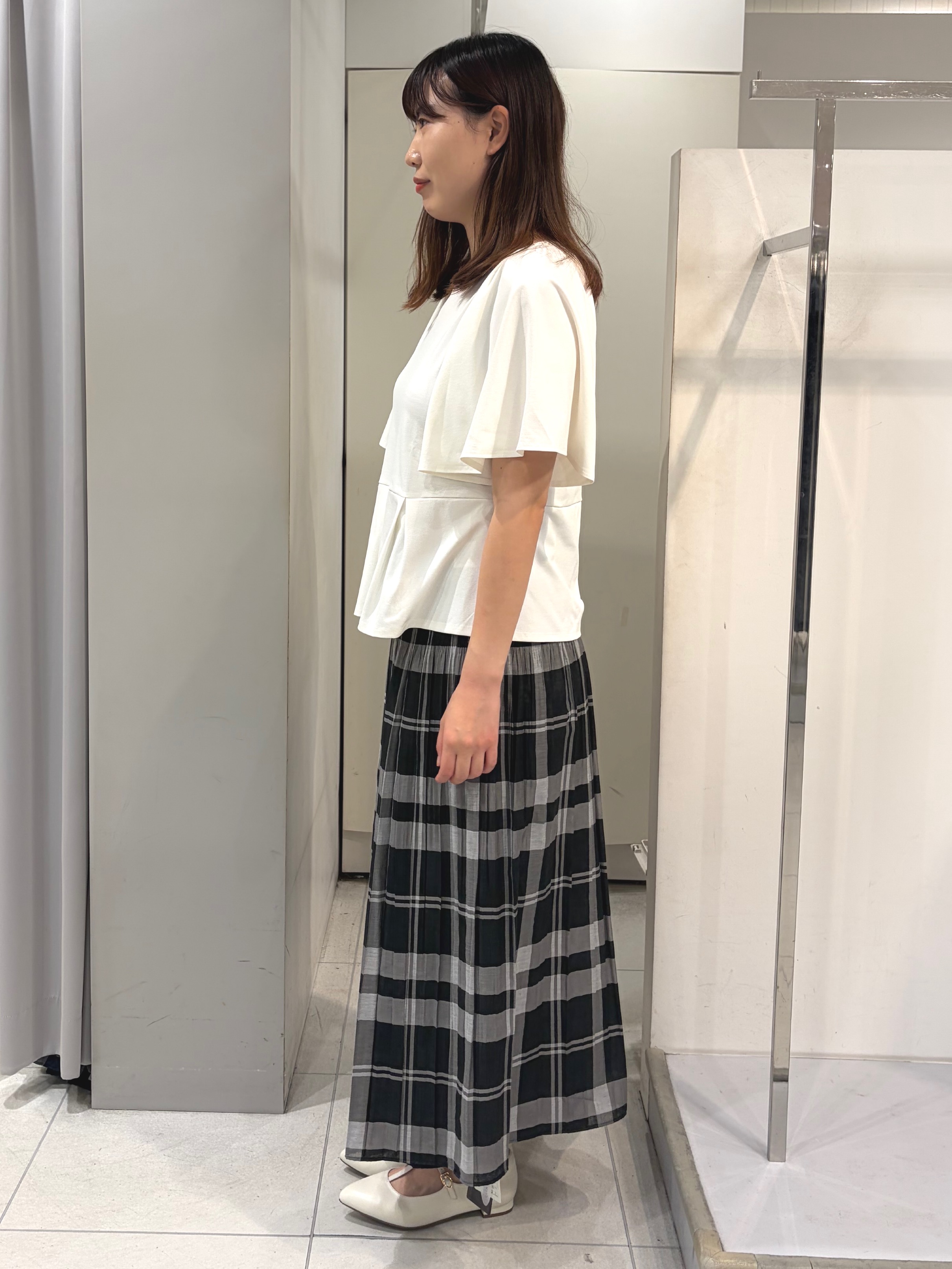 AZUSAさんの「Reflect｜【UVカット／接触冷感／吸水速乾】フレアスリーブペプラムカットソー」を使ったコーディネート