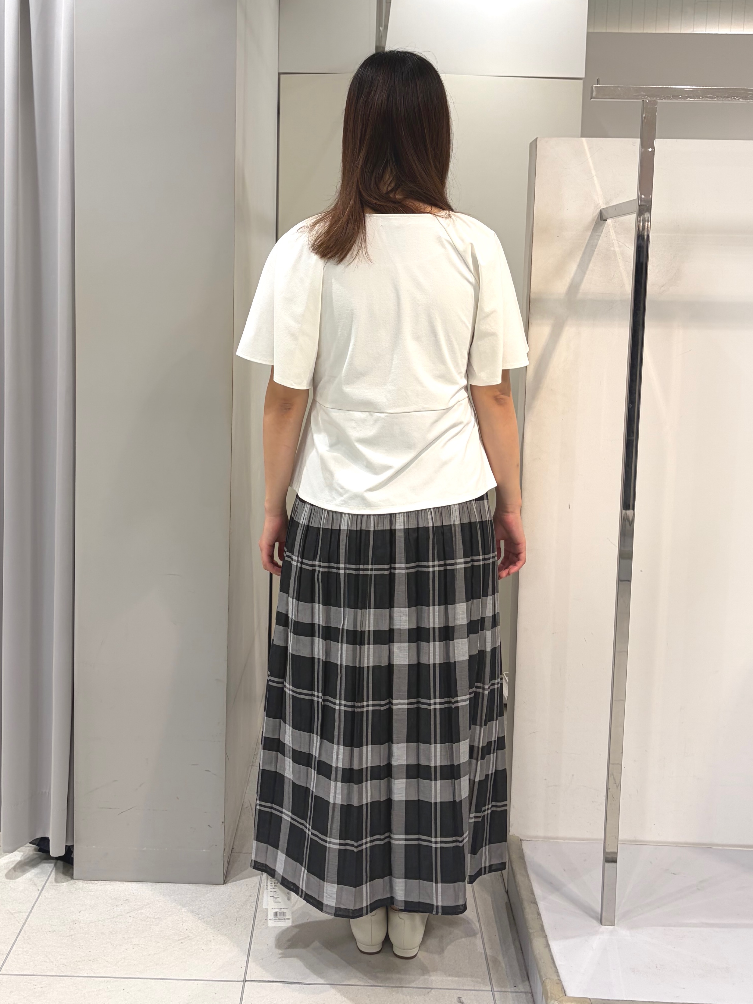 AZUSAさんの「Reflect｜【UVカット／接触冷感／吸水速乾】フレアスリーブペプラムカットソー」を使ったコーディネート